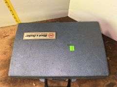 Black and Decker Finishing Sander Kit w/ Blue Plastic Carrying Case