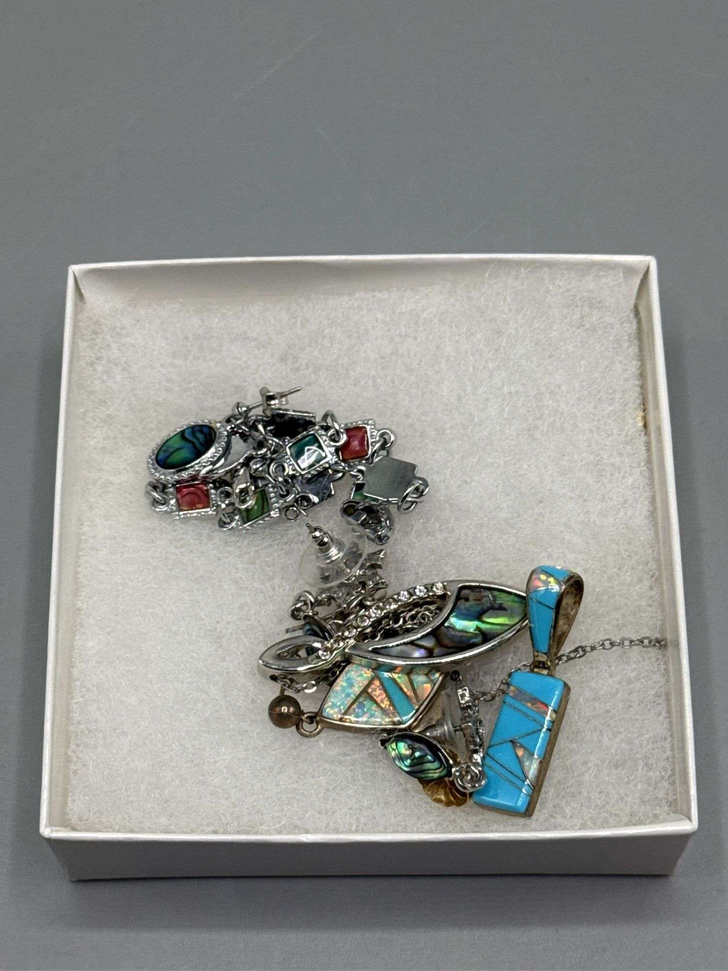 VARIETY OF BEADED NECKLACES, BRACELETS, EARRINGS