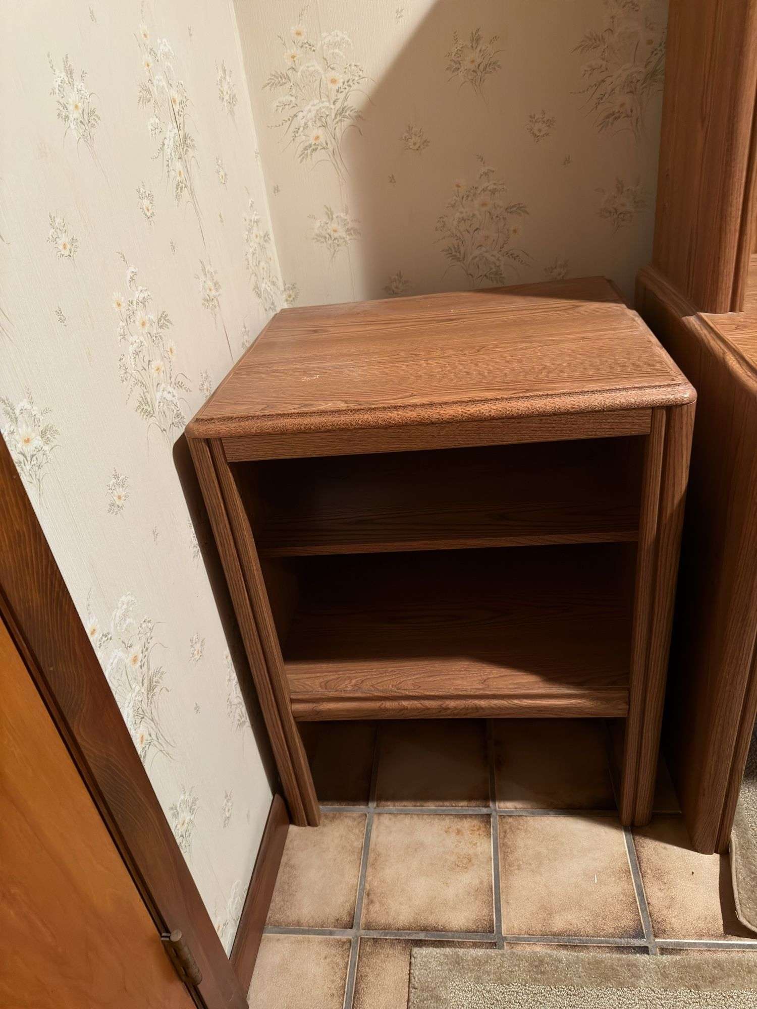 BOOKCASE/SIDE TABLE