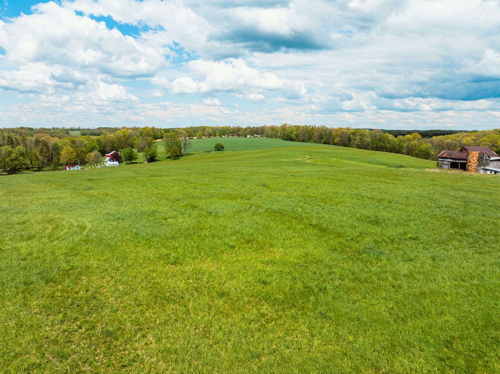 4.8 Acres, 910 ft frontage, Building Site