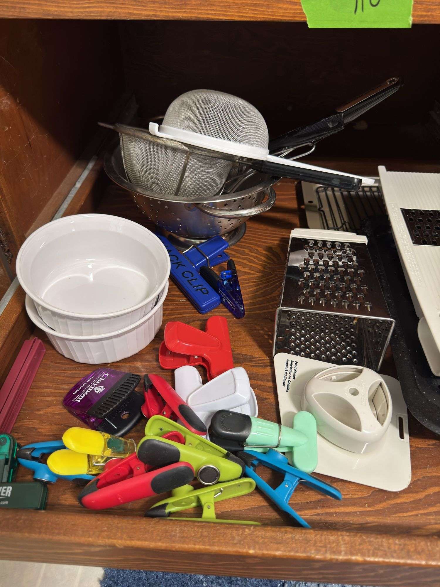 CHEESE GRATERS, COLANDERS, BROILER PAN, BAG CLIPS