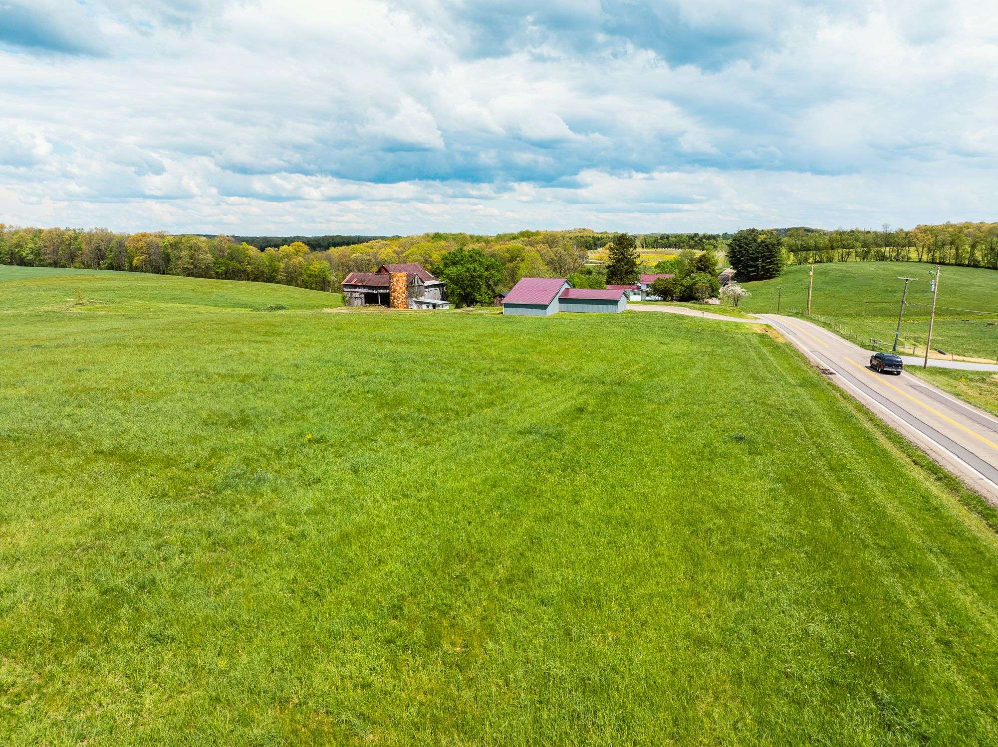 4.8 Acres, 910 ft frontage, Building Site