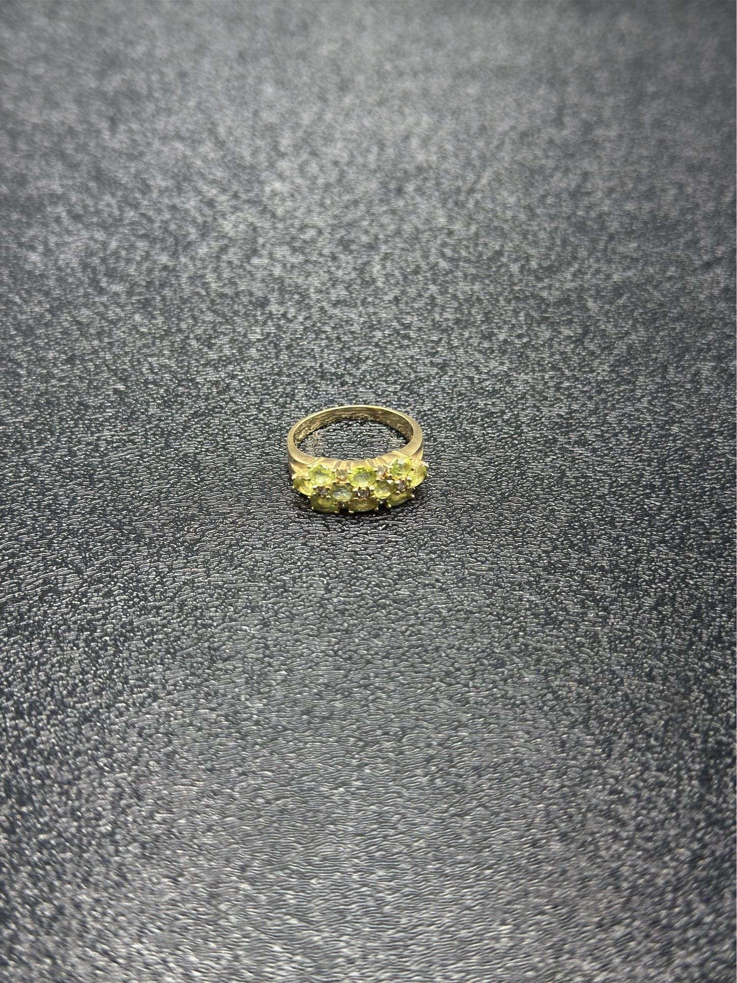 GREEN CLUSTER GEM 14K GOLD RING @ 4 GRAMS