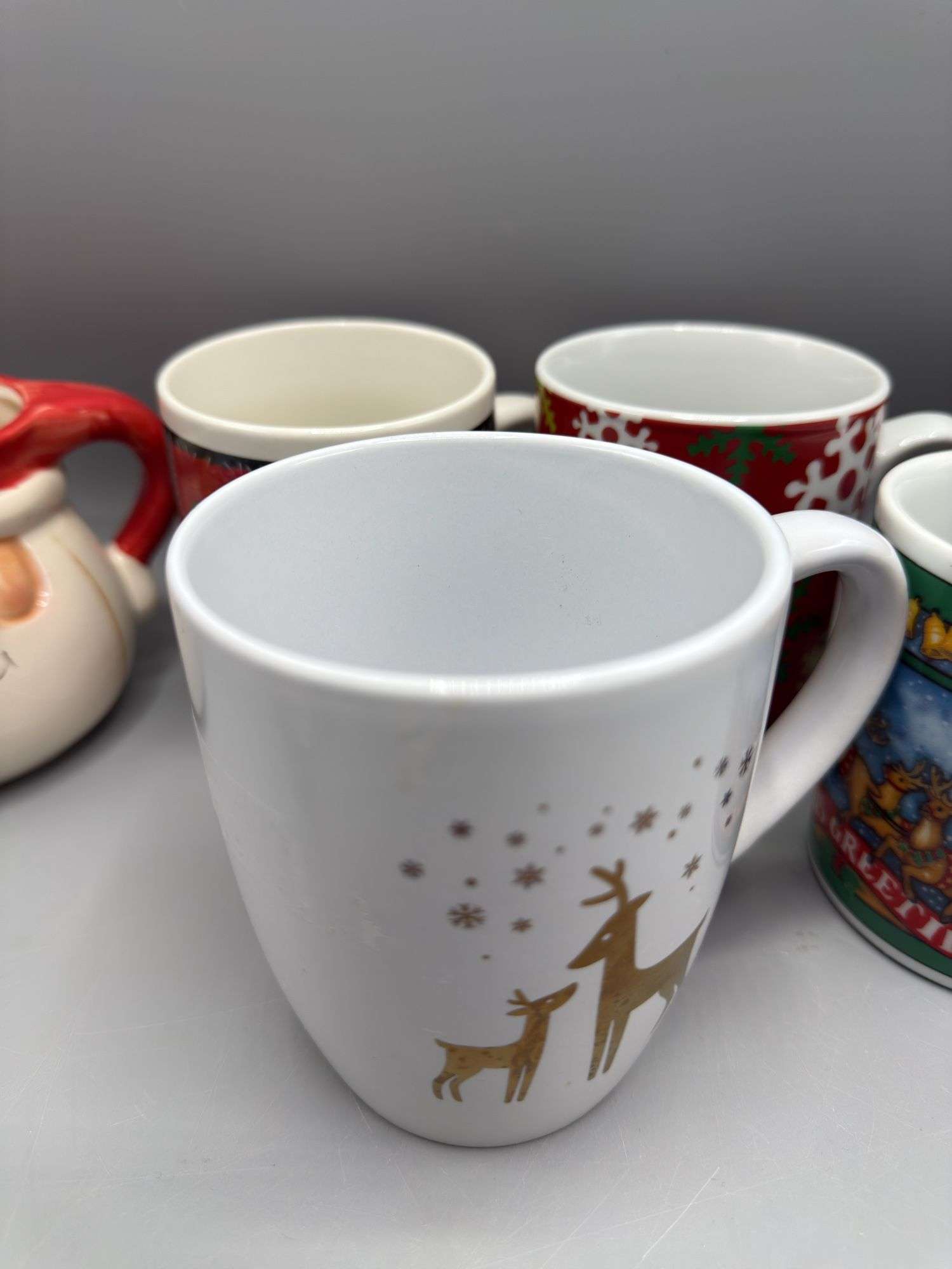 VARIETY OF COFFEE MUGS
