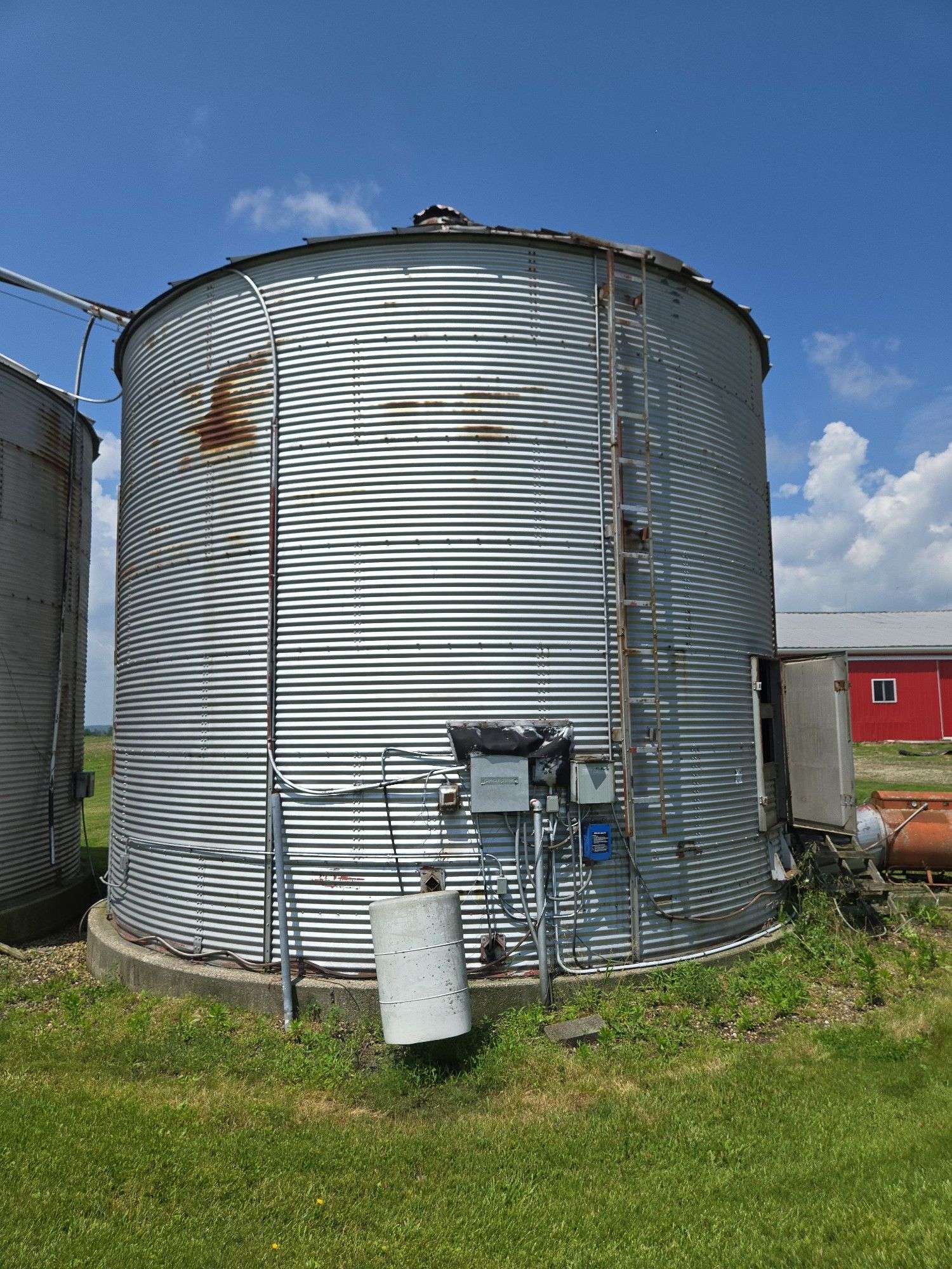 7,000-bushel grain bin with a Shivvers Agri-Drying & Storage System