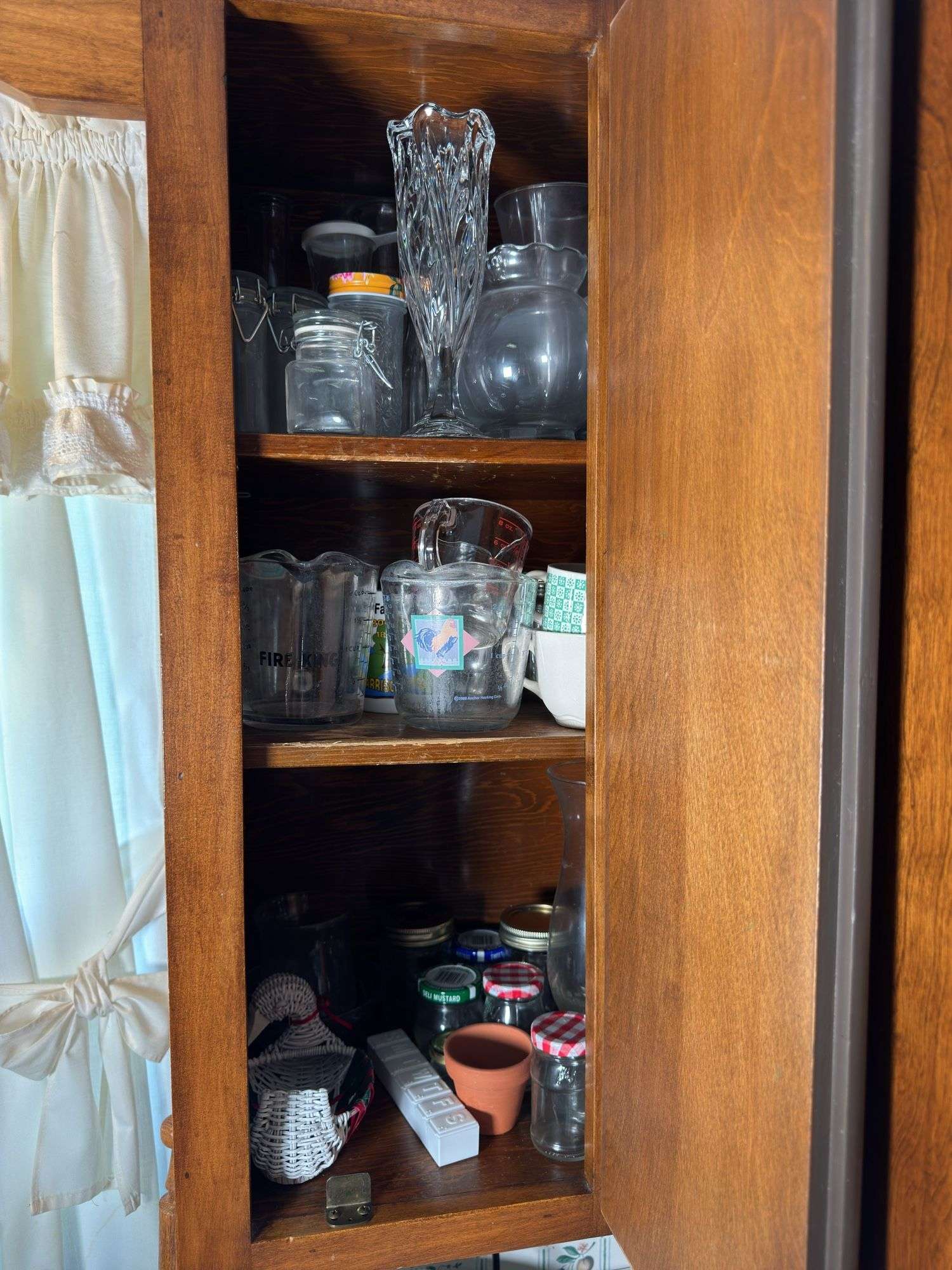 CONTENTS OF CABINET MEASURING CUPS, JARS, VASES