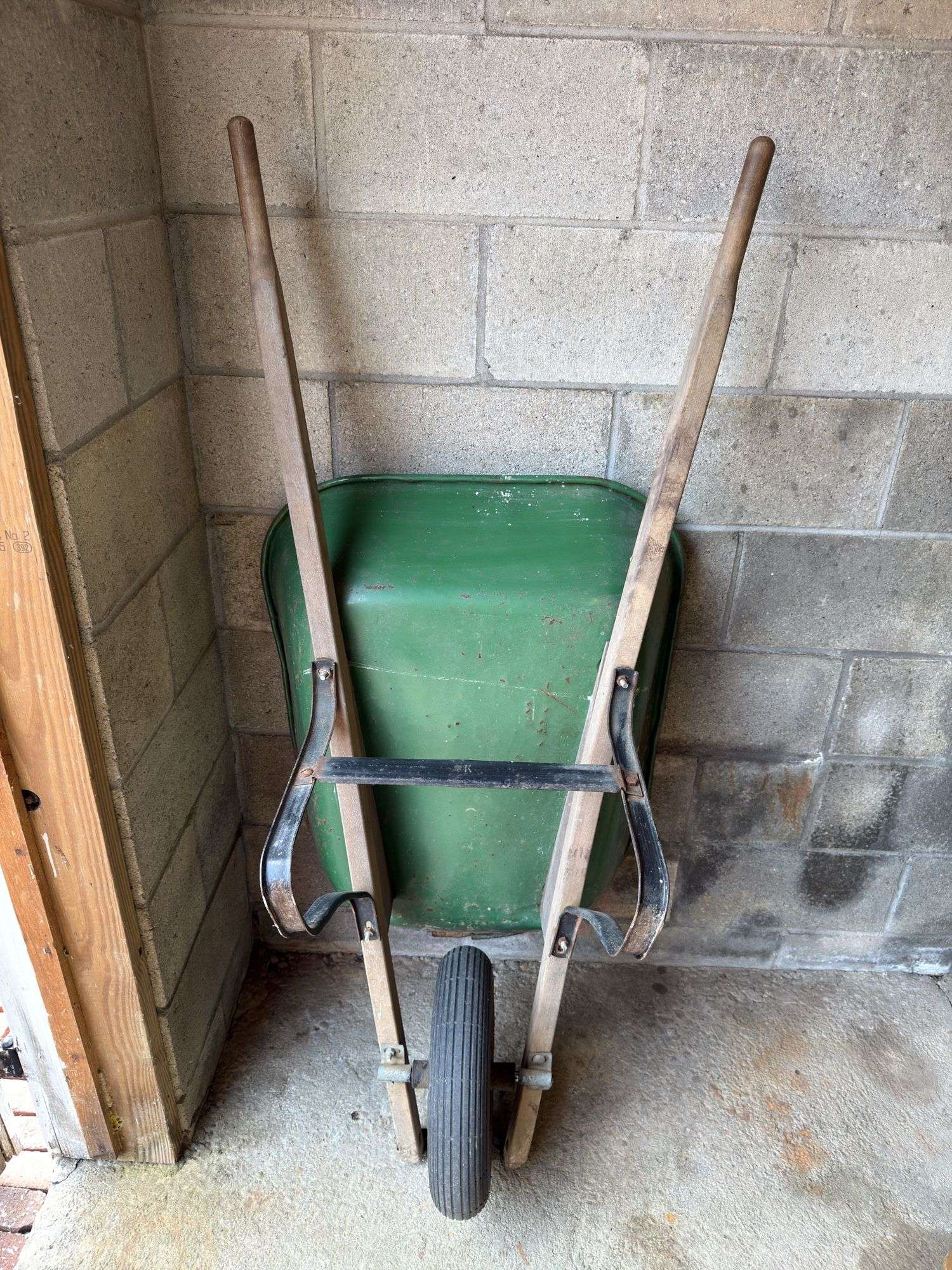 WOOD/METAL WHEELBARROW