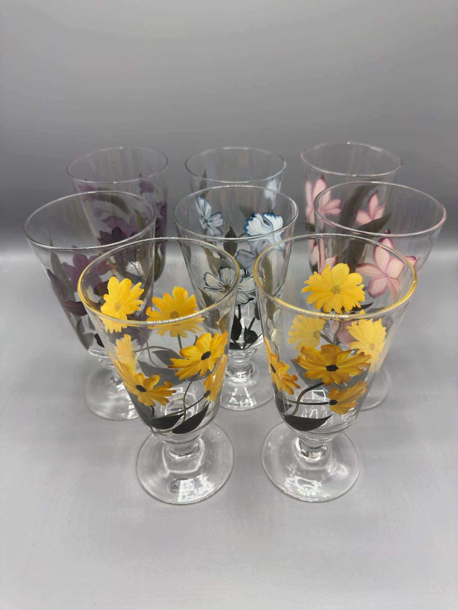 SET OF 8 ONEIDA HAND PAINTED PEDESTAL GLASSES 18 OZ