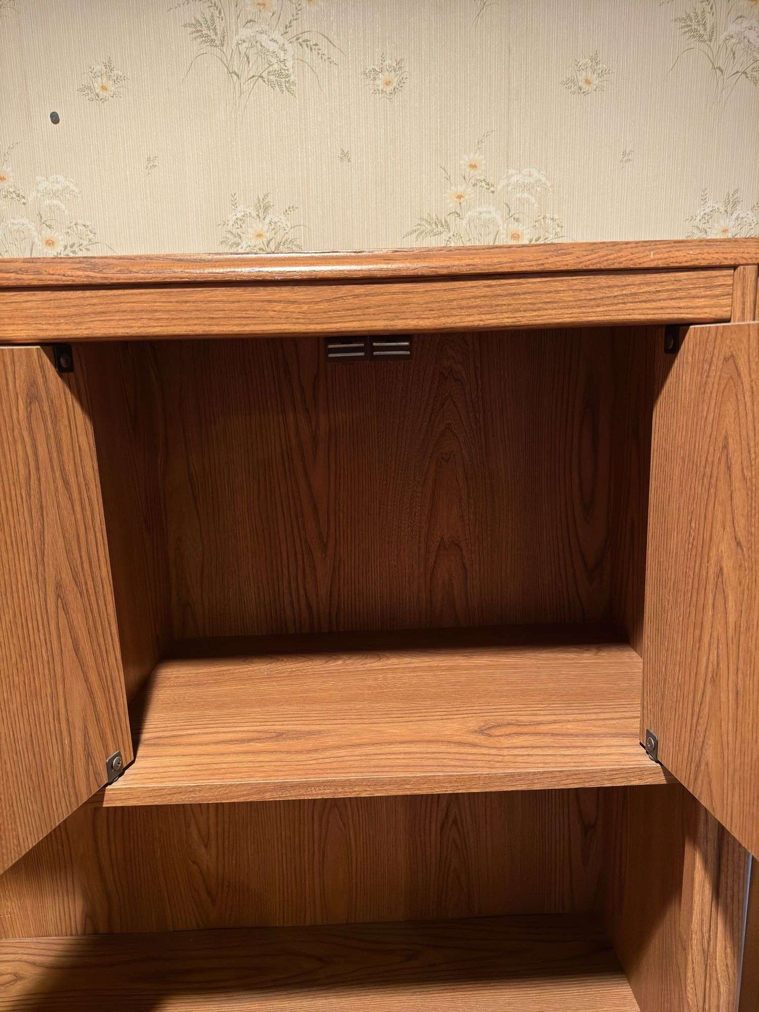 WOODEN COMPUTER DESK WITH ROLLING DESK CHAIR