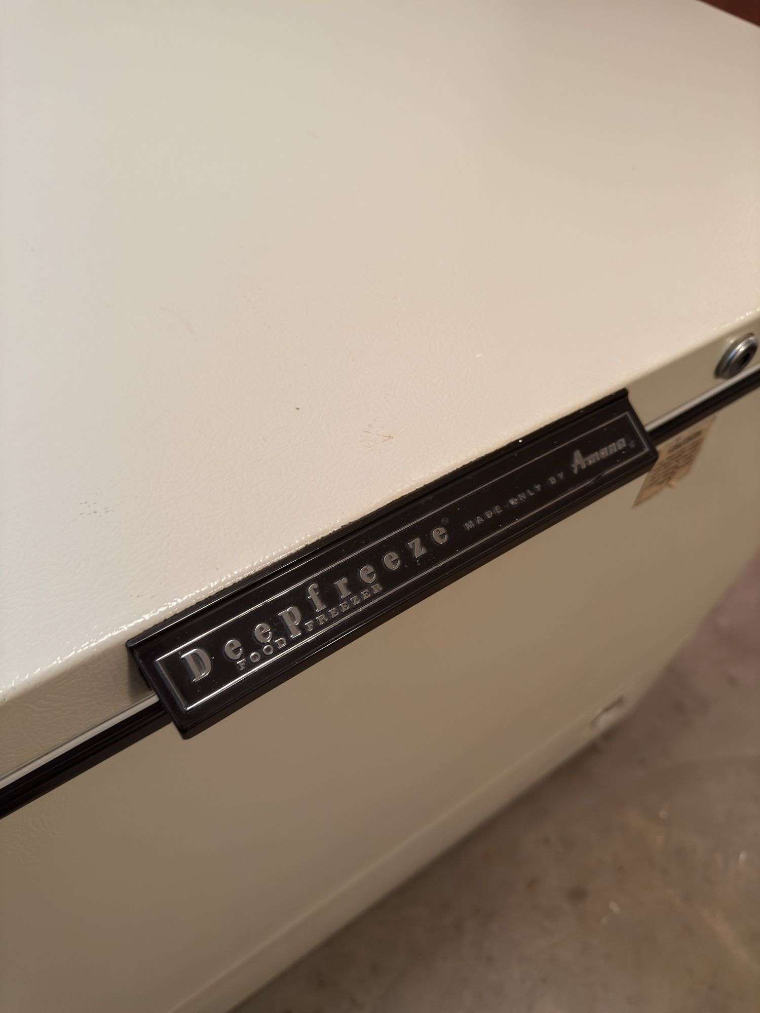 AMANA DEEPFREEZE CHEST FREEZER