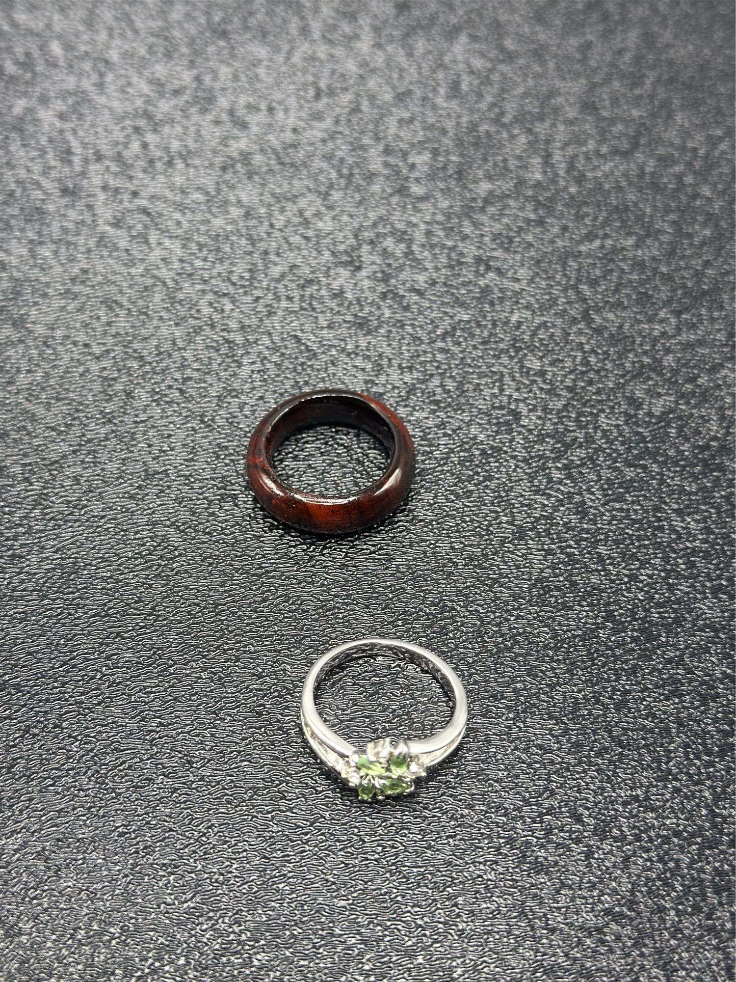 VARIETY OF UNMARKED RINGS