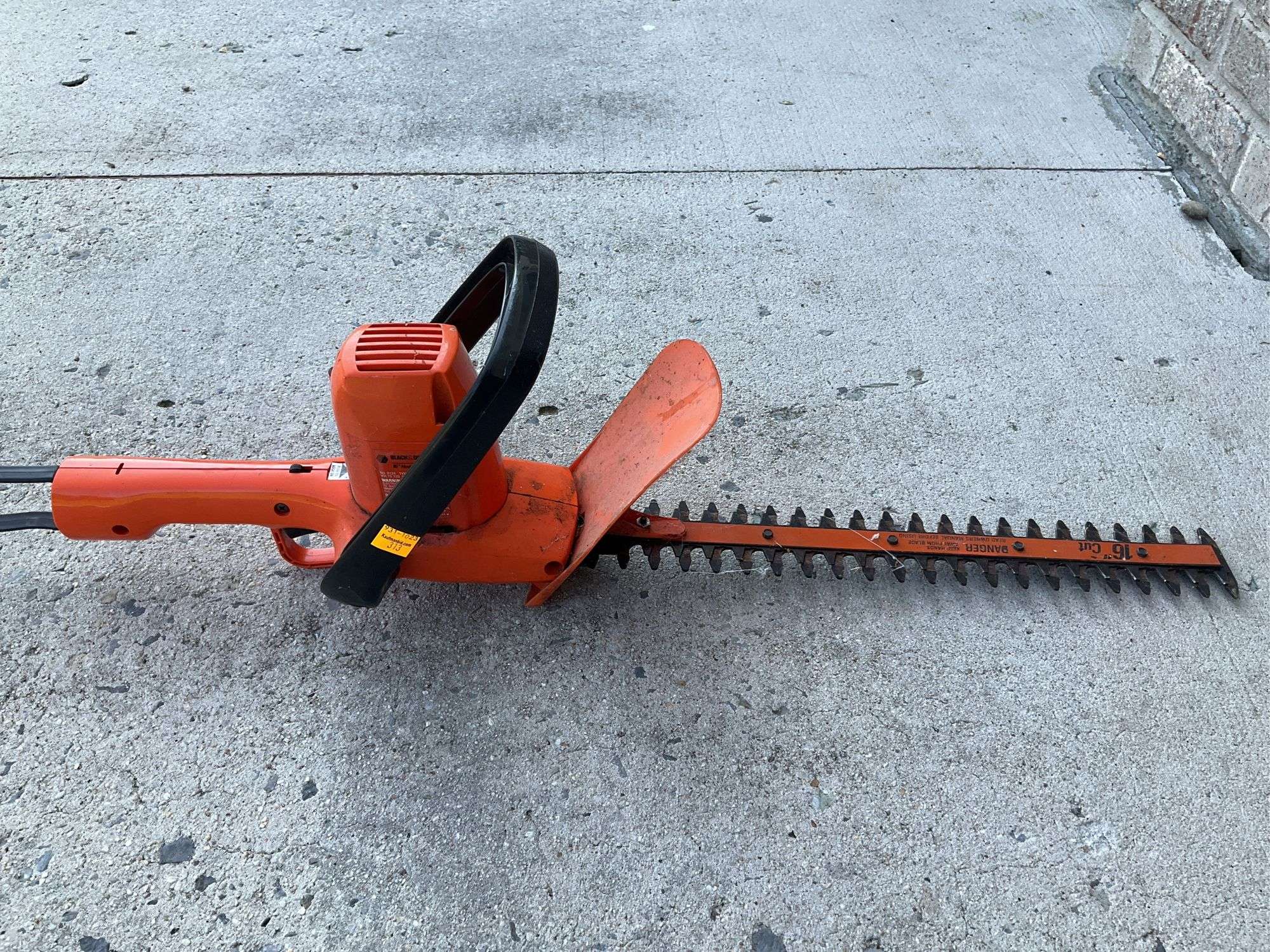 Black and a decker 16” Electric Hedge Trimmer