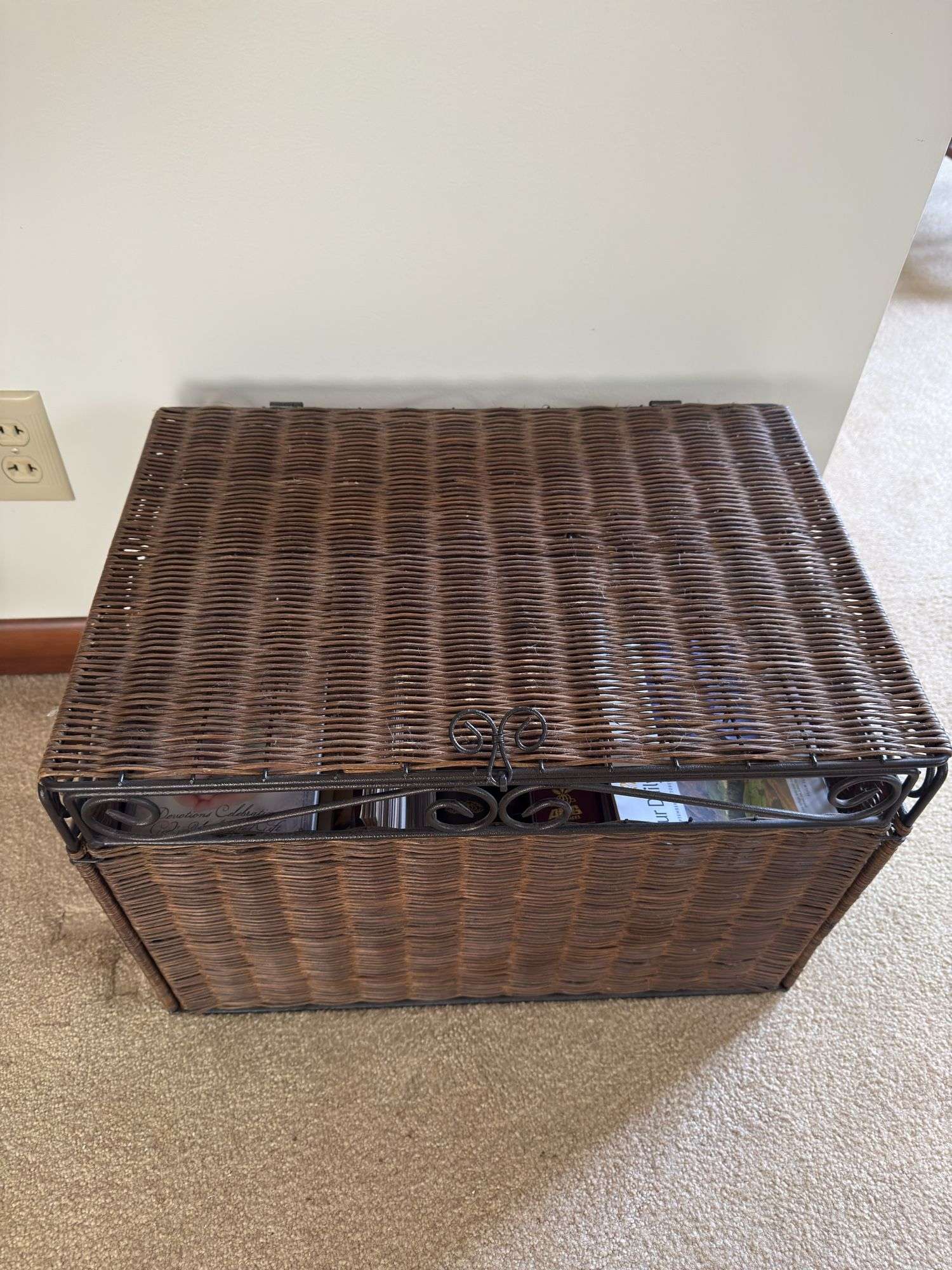PAIR OF METAL FRAME WICKER BOX WITH VARIETY OF BOOKS