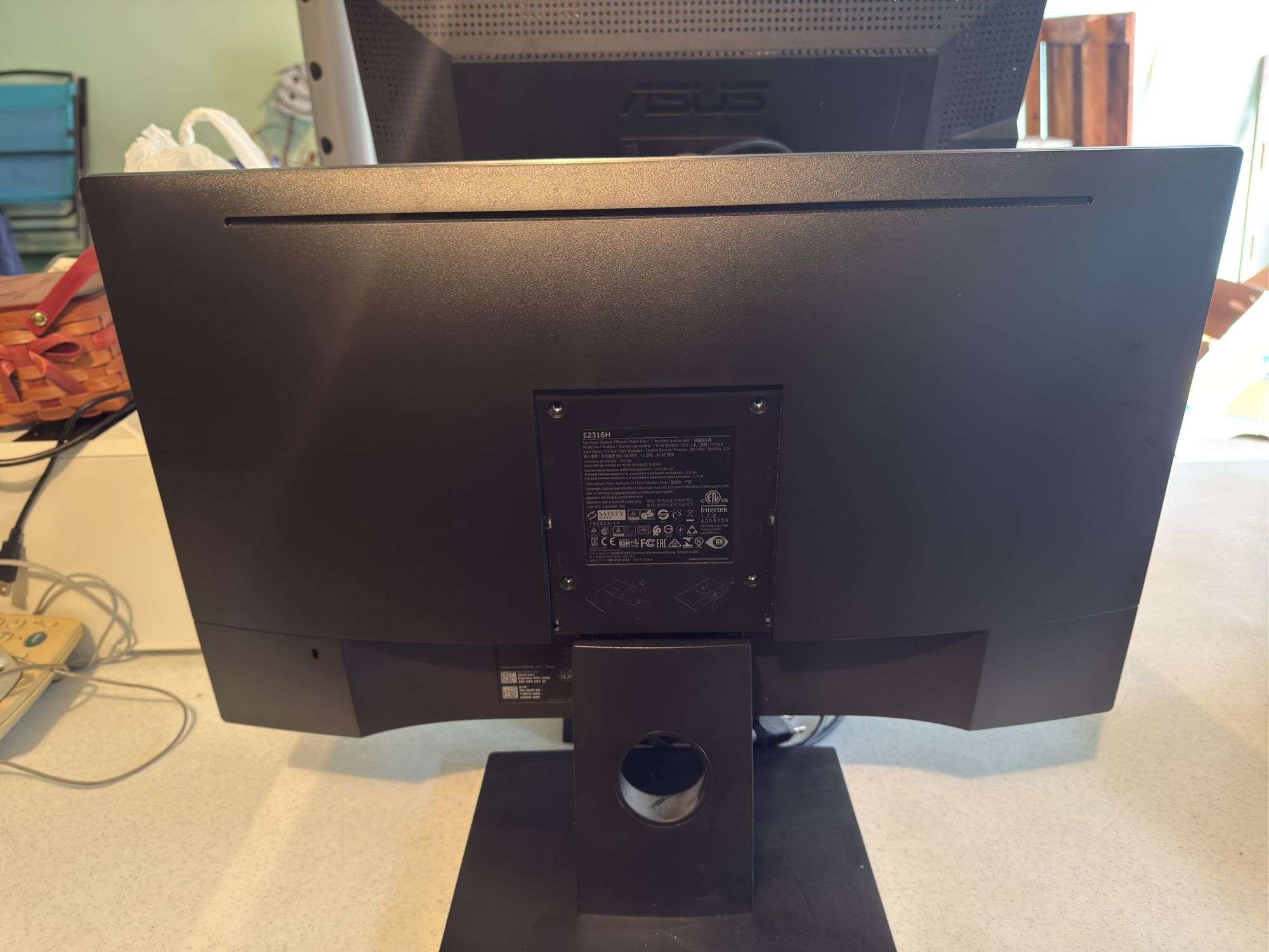 VARIETY OF COMPUTER MONITORS