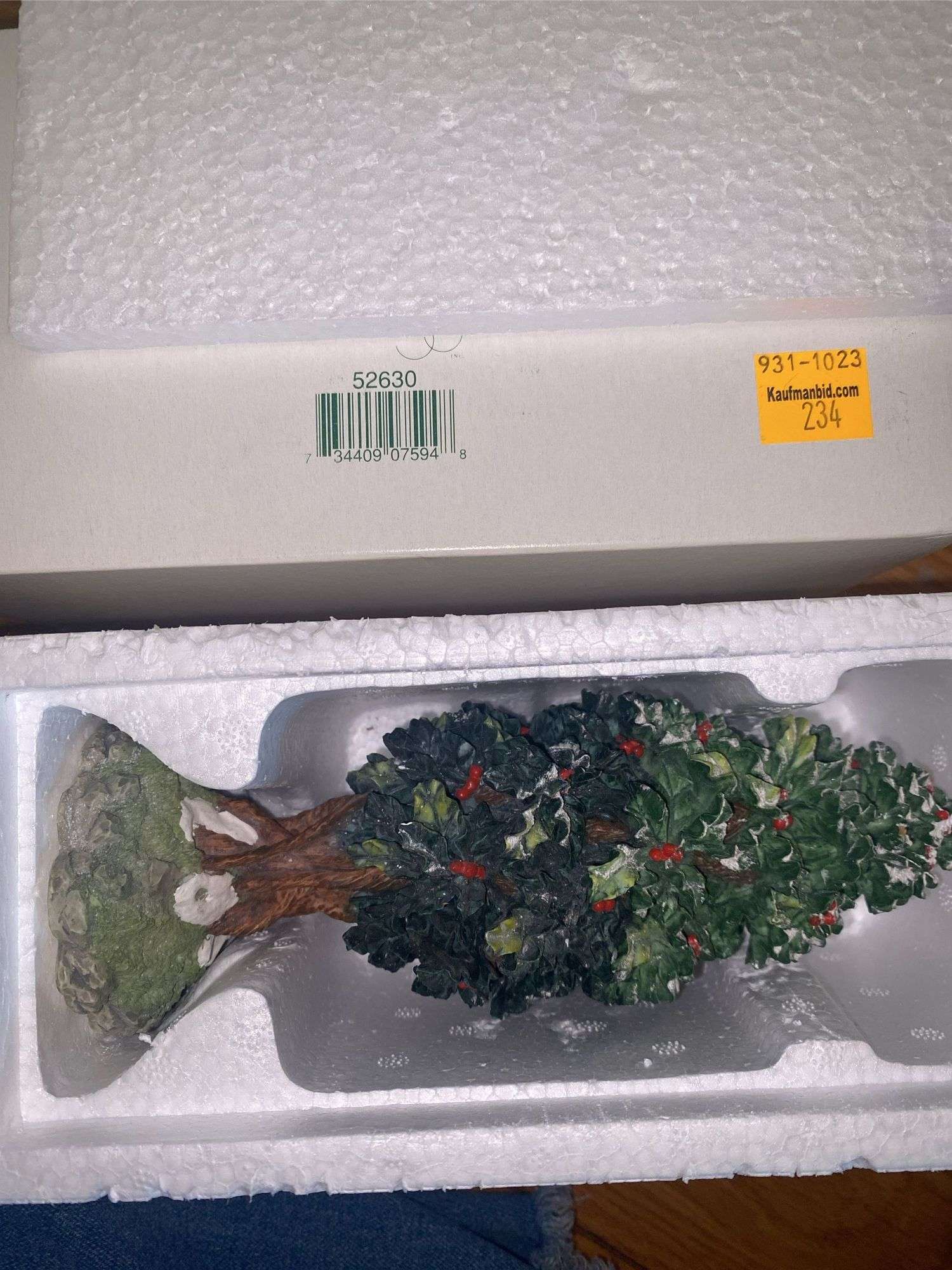 Heritage Village Collection “Holly Tree” & Dickens' Sleighride