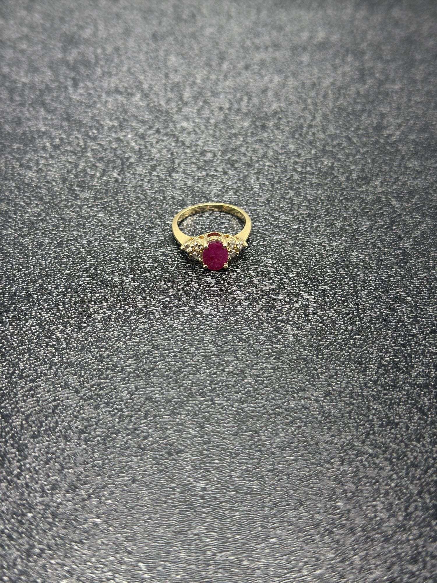 RUBY AND DIAMOND 14K GOLD RING @ 4 GRAMS
