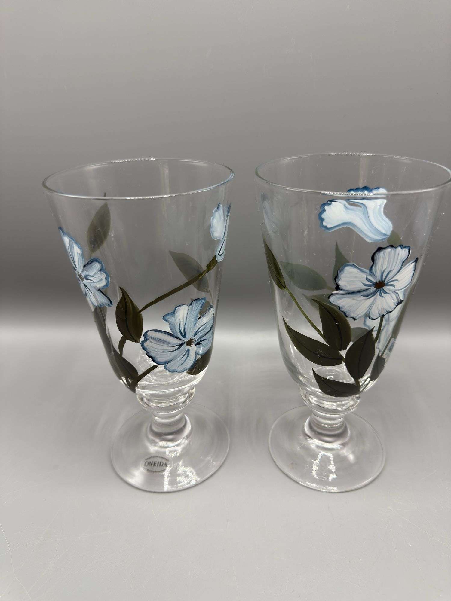 SET OF 8 ONEIDA HAND PAINTED PEDESTAL GLASSES 18 OZ