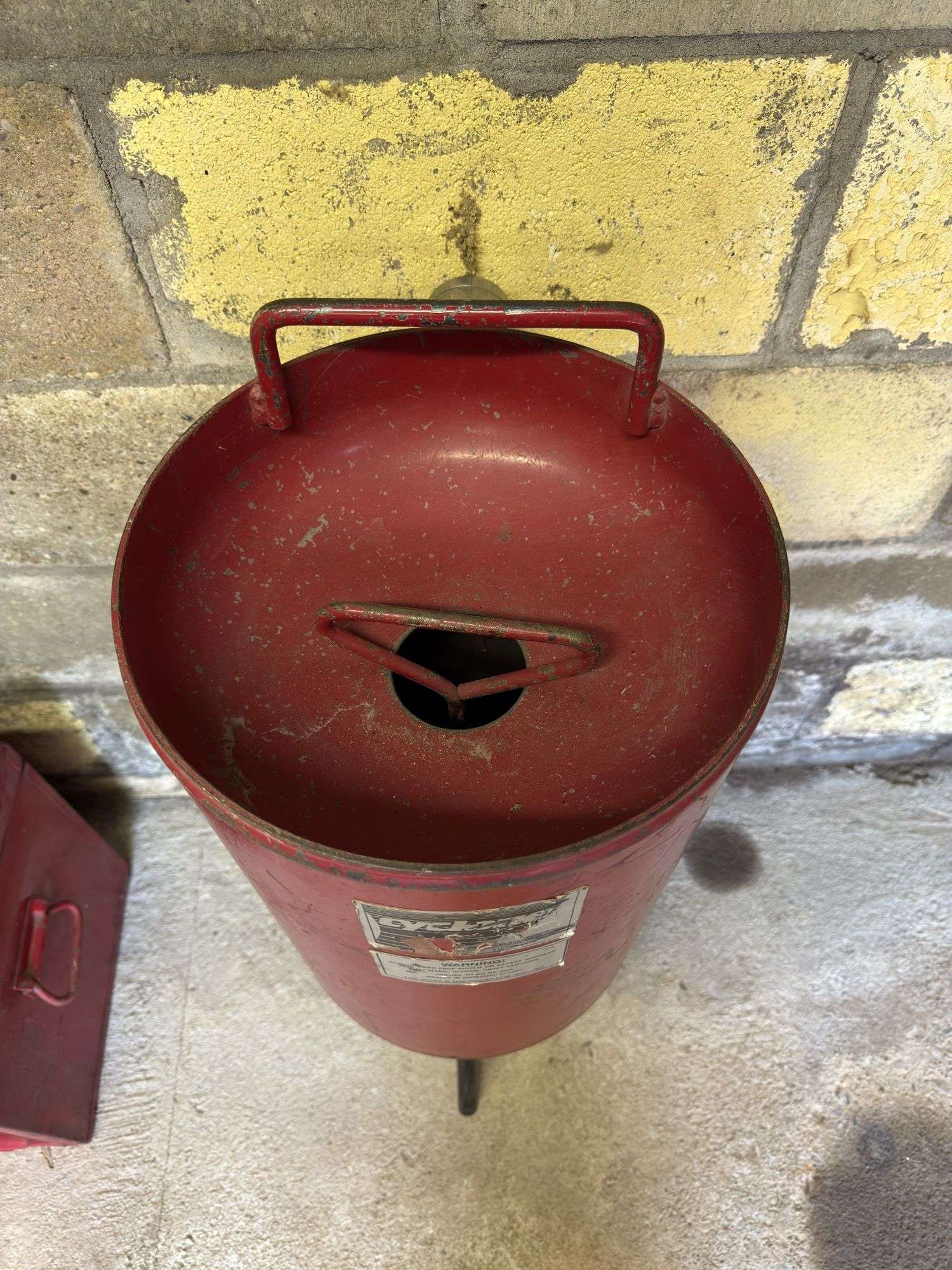 CYCLONE MFG PRESSURE SANDBLASTER