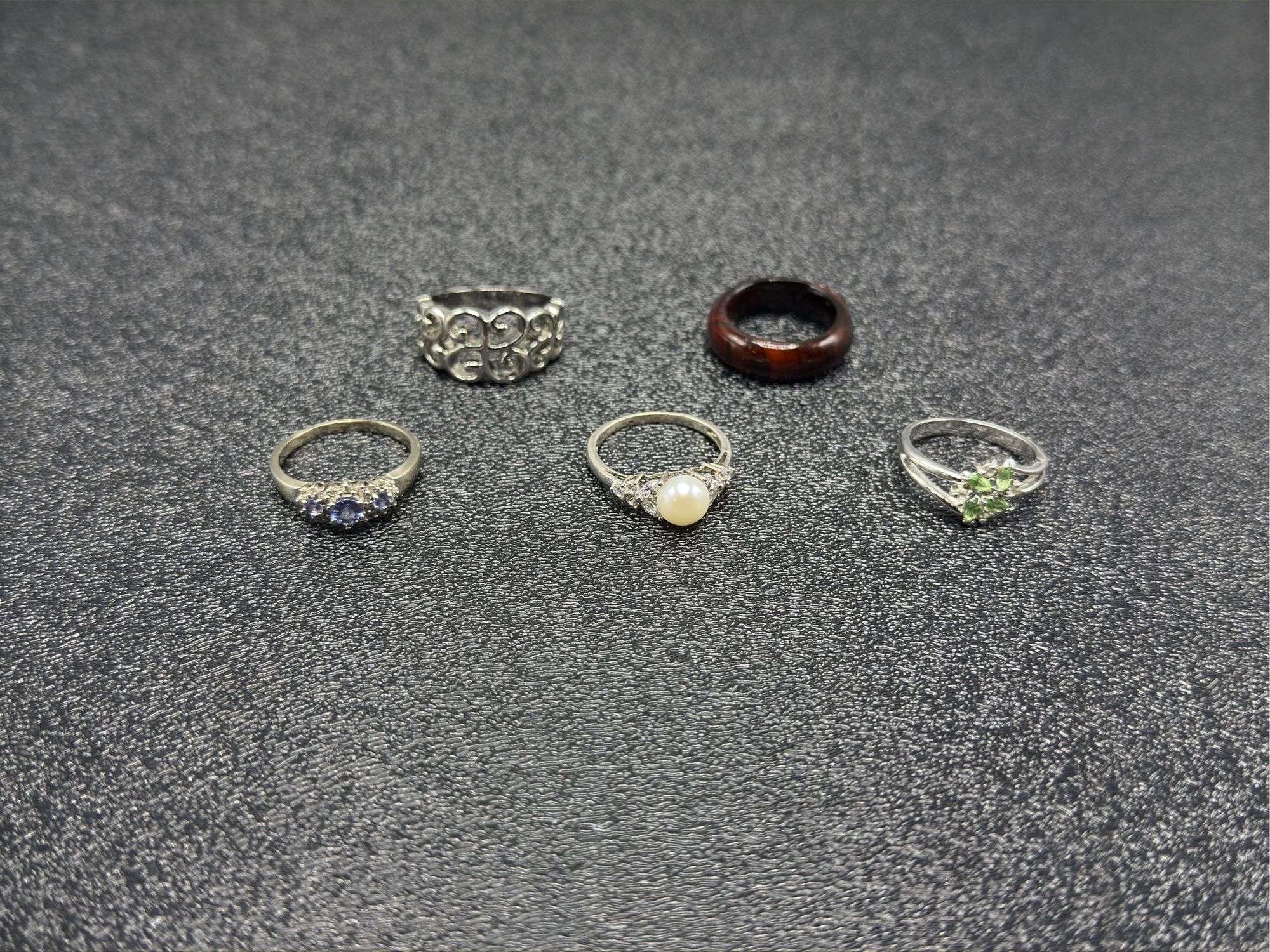 VARIETY OF UNMARKED RINGS