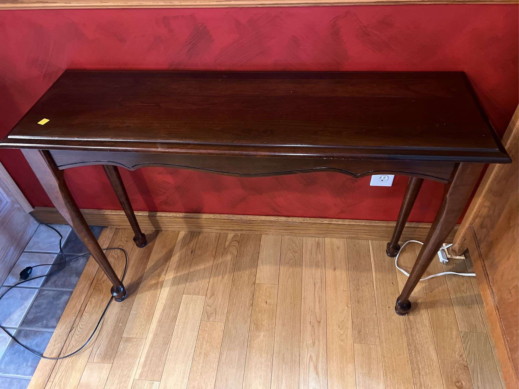 Queen Anne Style Sofa Table