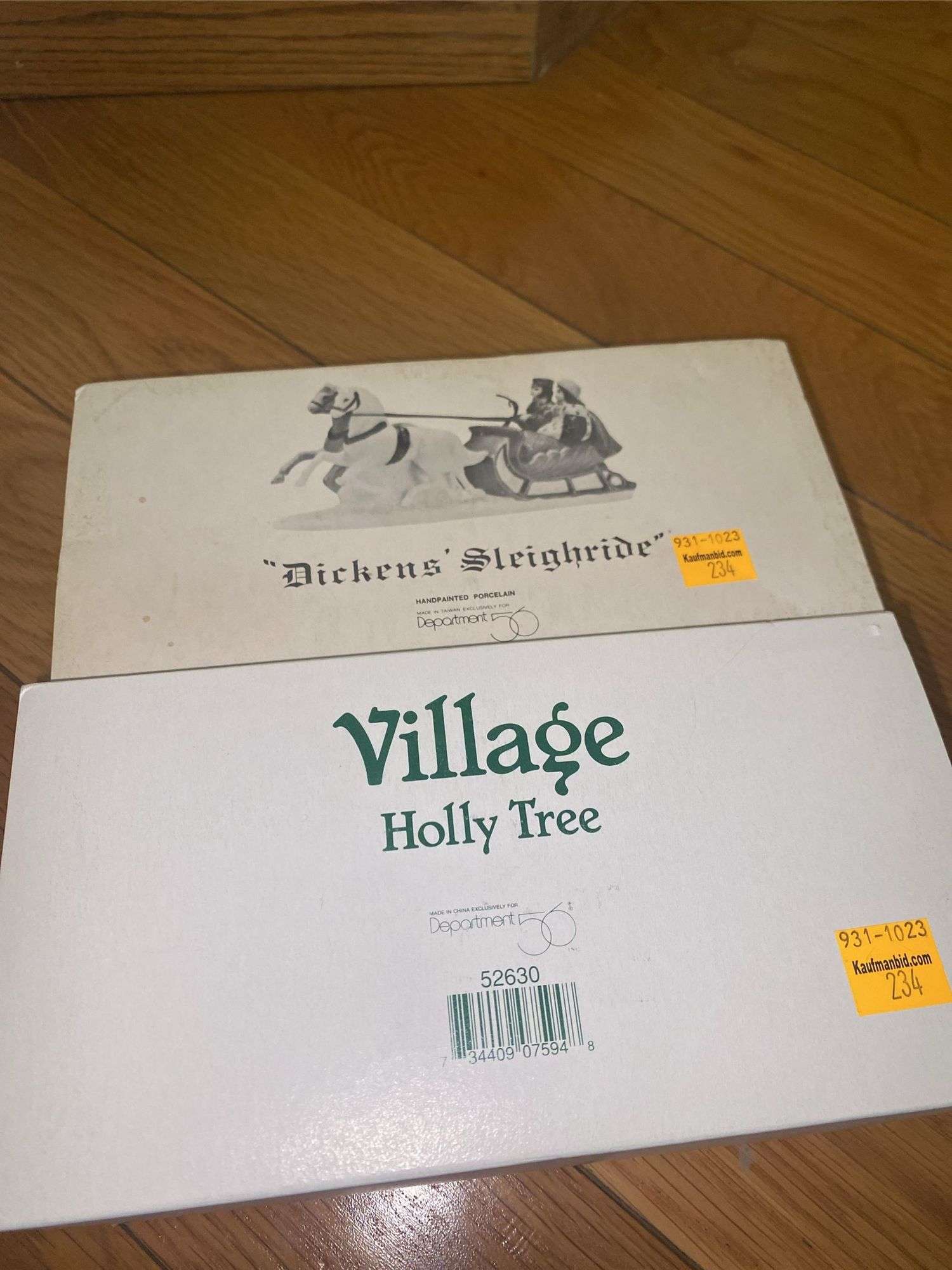 Heritage Village Collection “Holly Tree” & Dickens' Sleighride