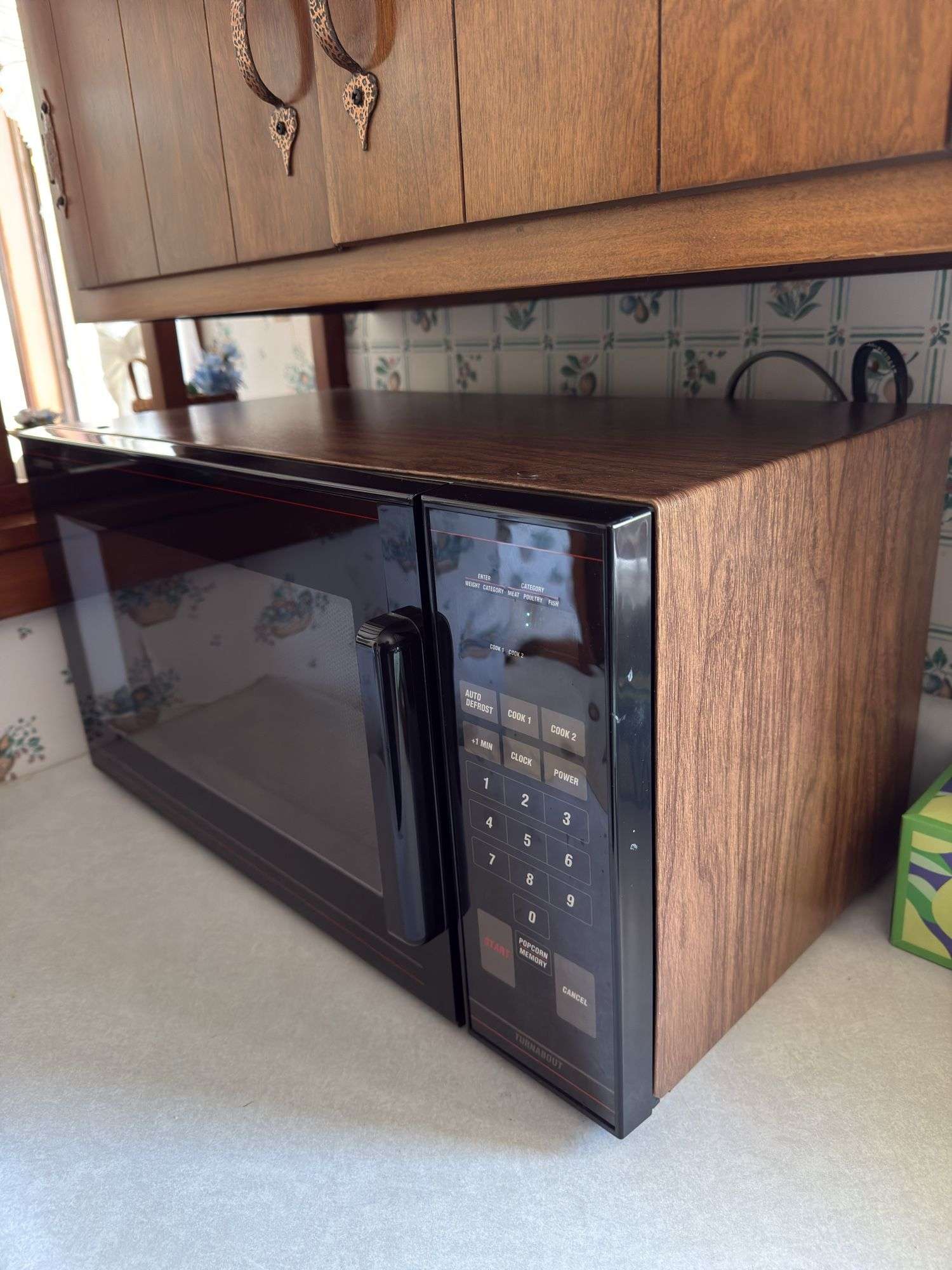 TAPPAN COUNTERTOP MICROWAVE *WORKS GREAT*
