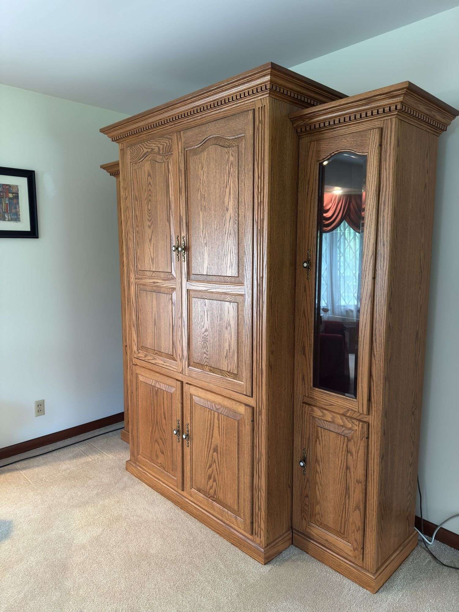 LARGE SOLID OAK AMISH BUILT ENTERTAINMENT CENTER