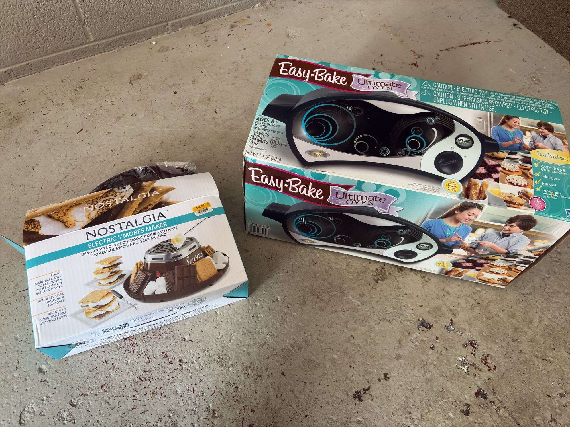 Easy-bake oven and electric s'mores maker