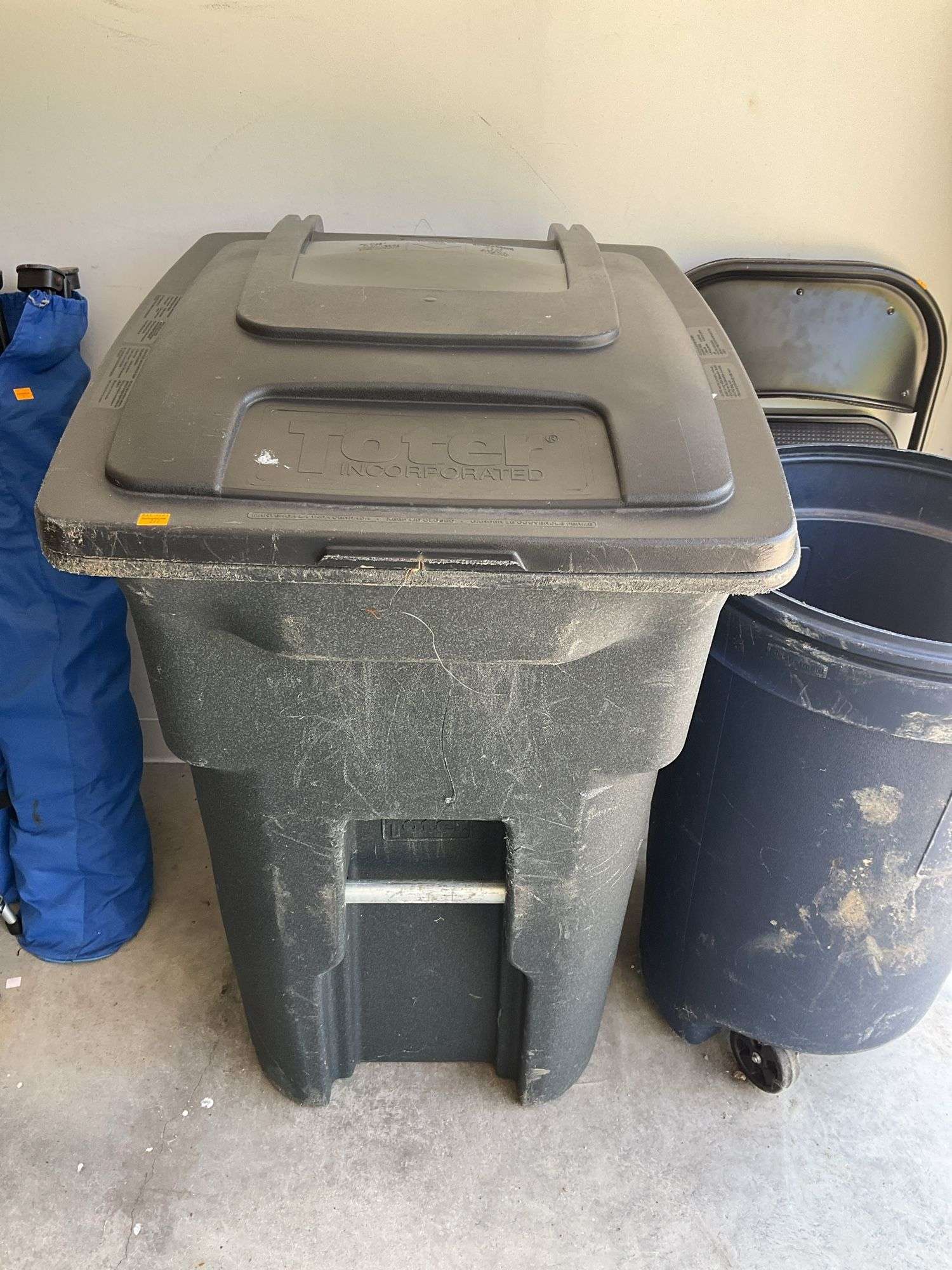 2 Trash Cans, Metal Folding Chair