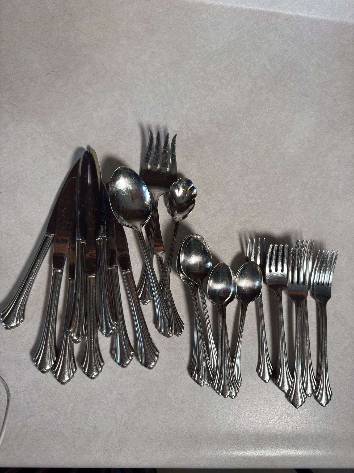 SILVERWARE SET