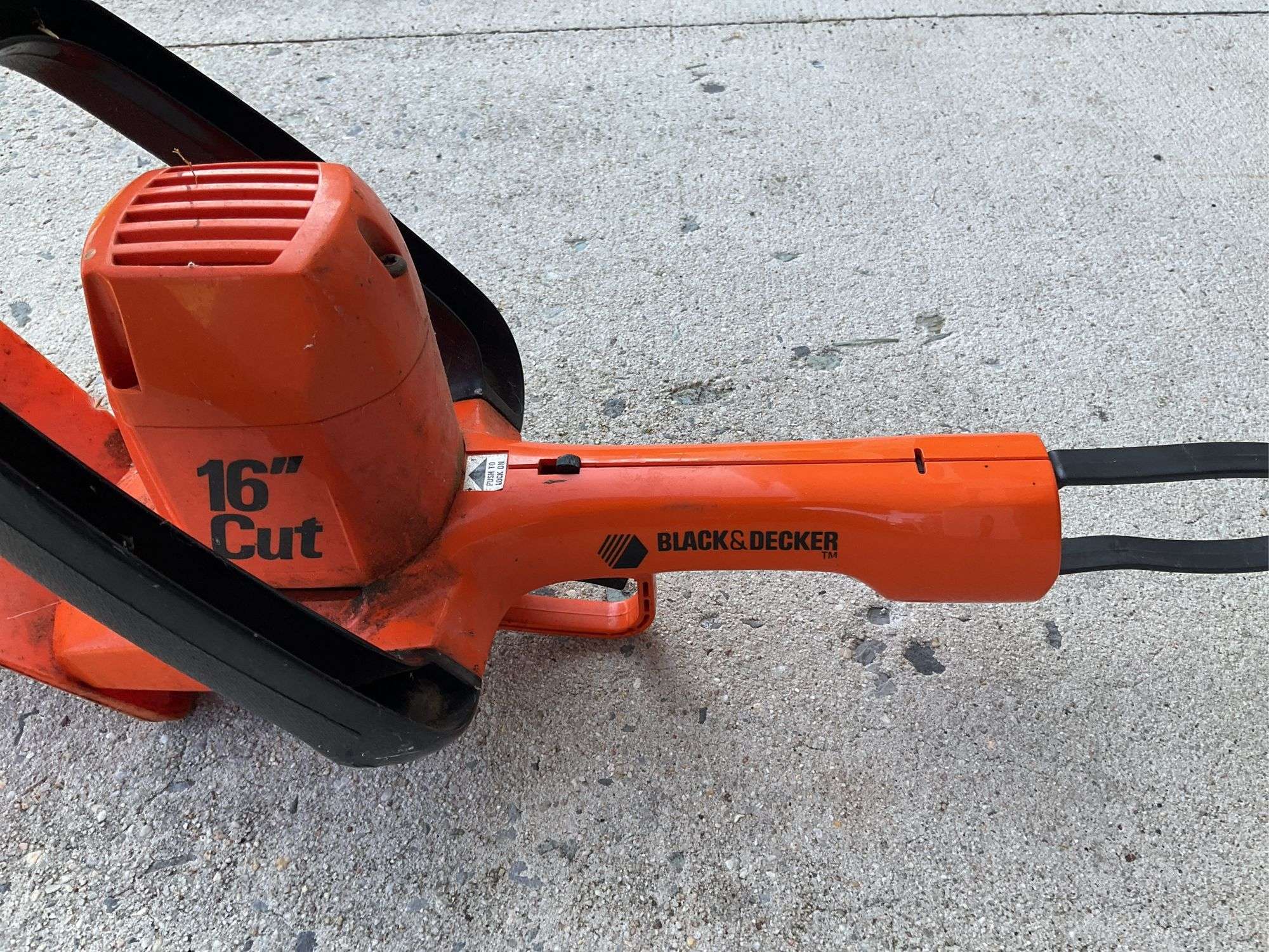 Black and a decker 16” Electric Hedge Trimmer