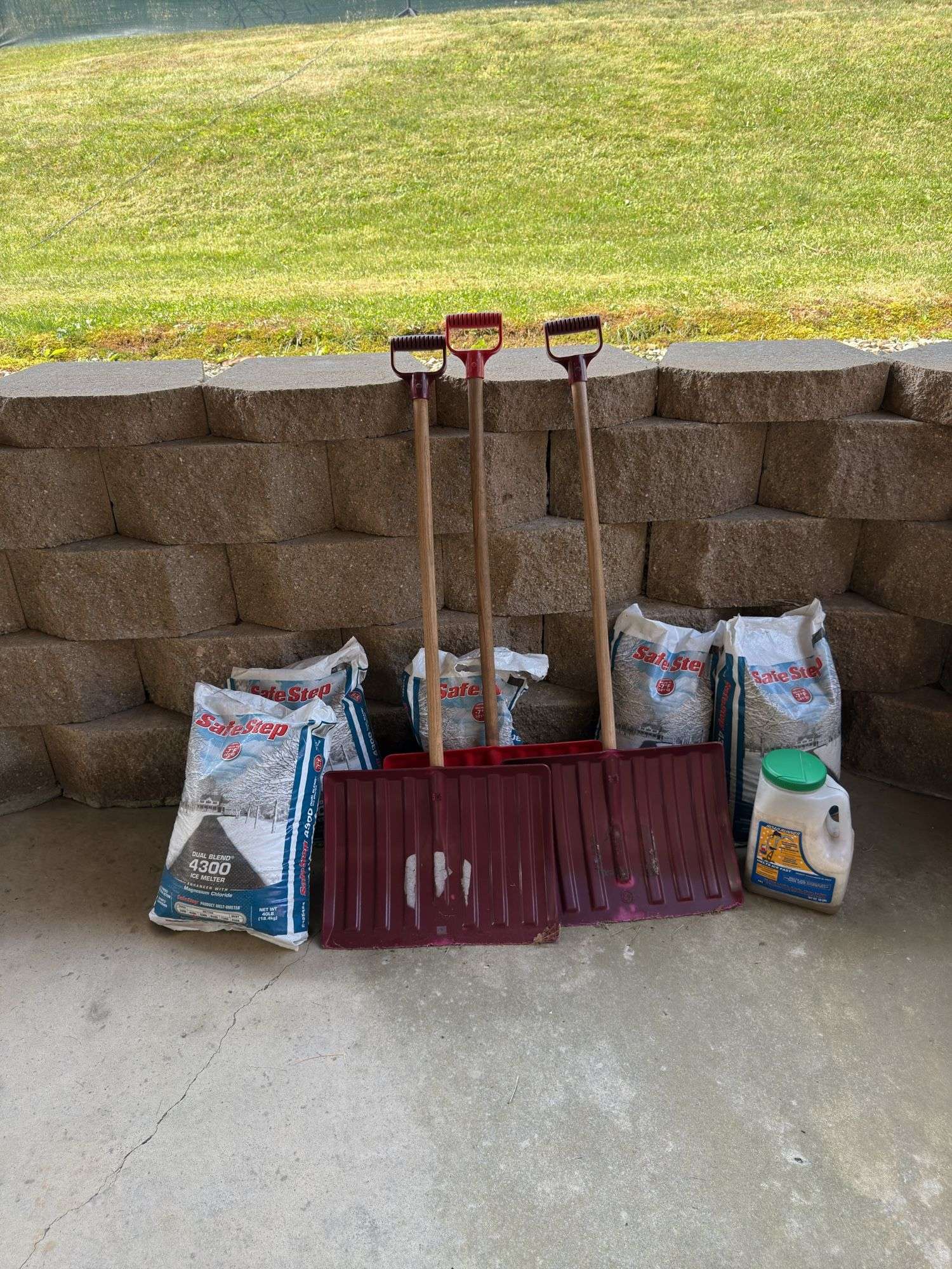SNOW SHOVELS (x3), 40LB BAGS OF ICE MELTER (x 4.5)