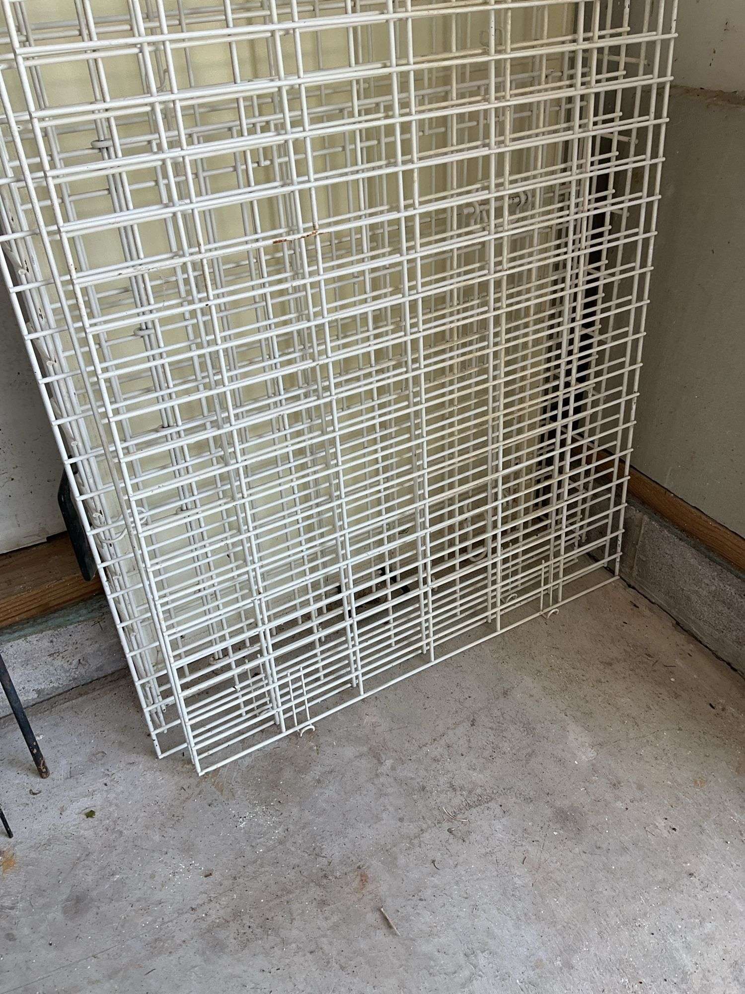 Metal Dog Kennel