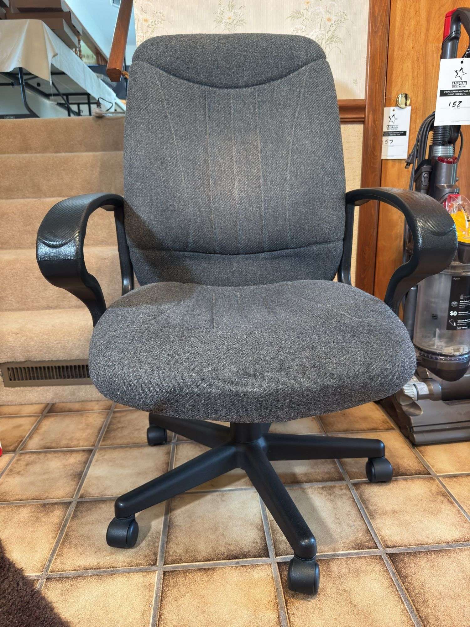 OFFICE CHAIR