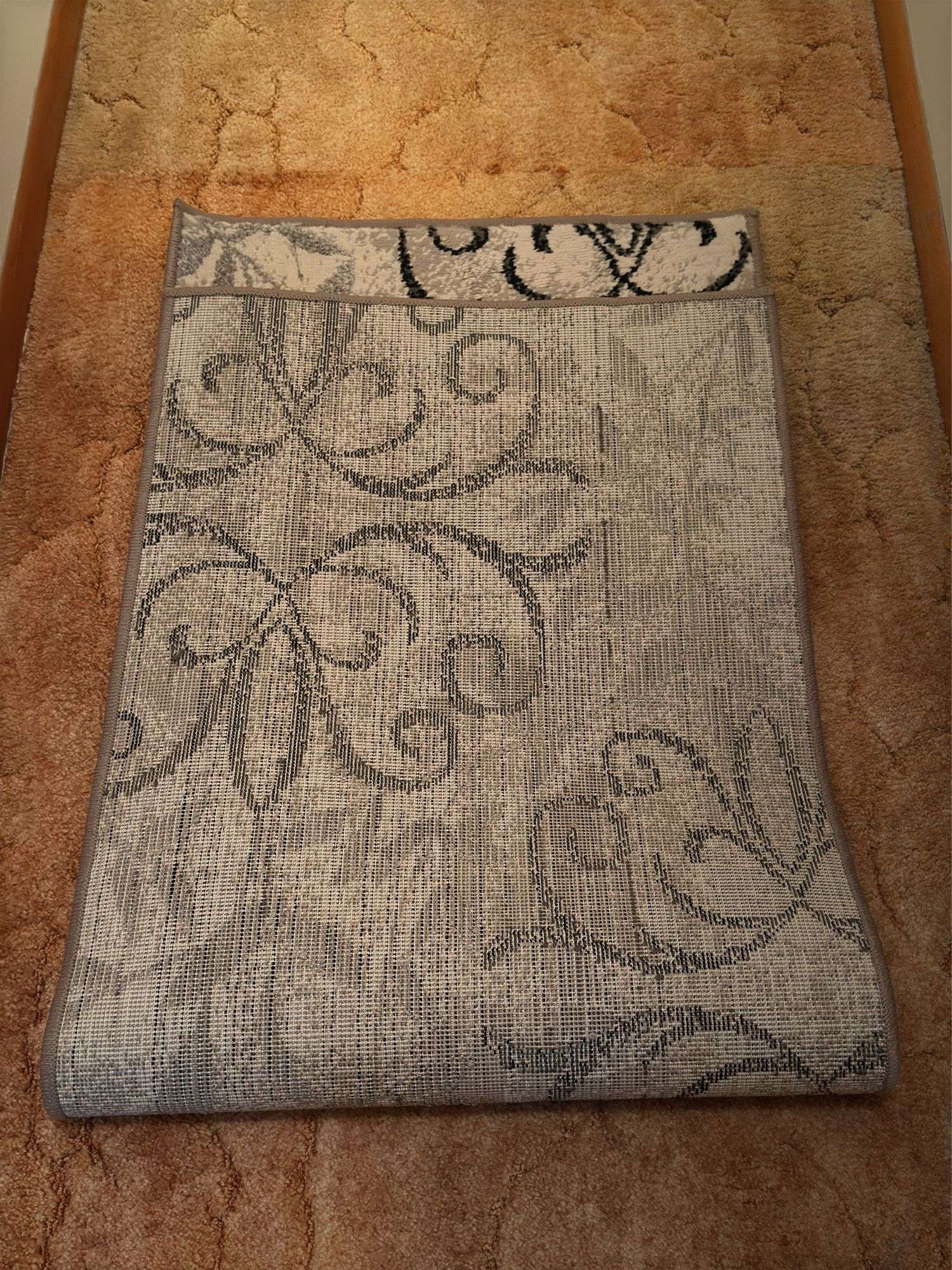 PAIR OF HALL RUGS IN LIKE NEW CONDITION