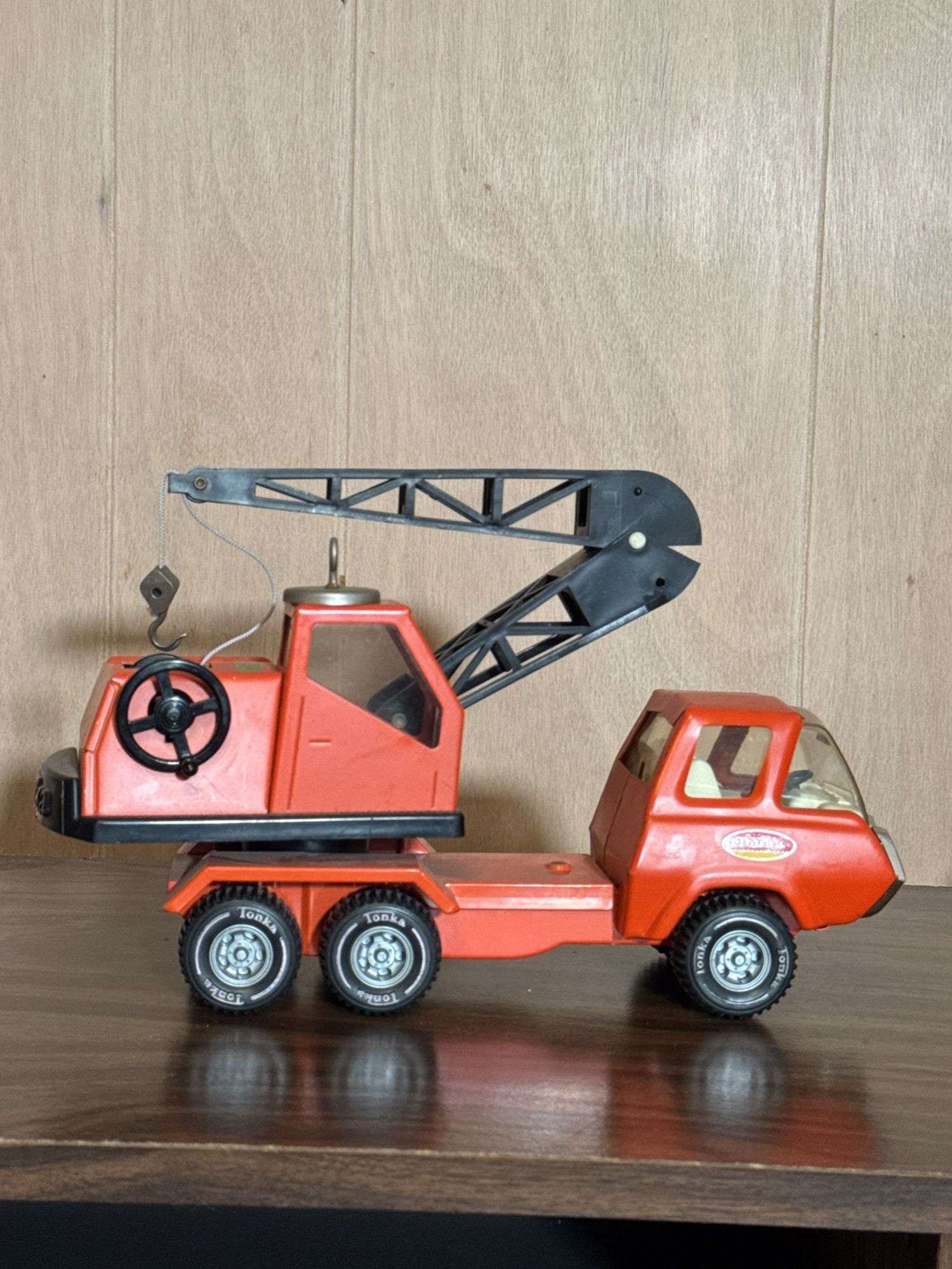 VINTAGE TONKA PRESSED STEEL CRANE TRUCK