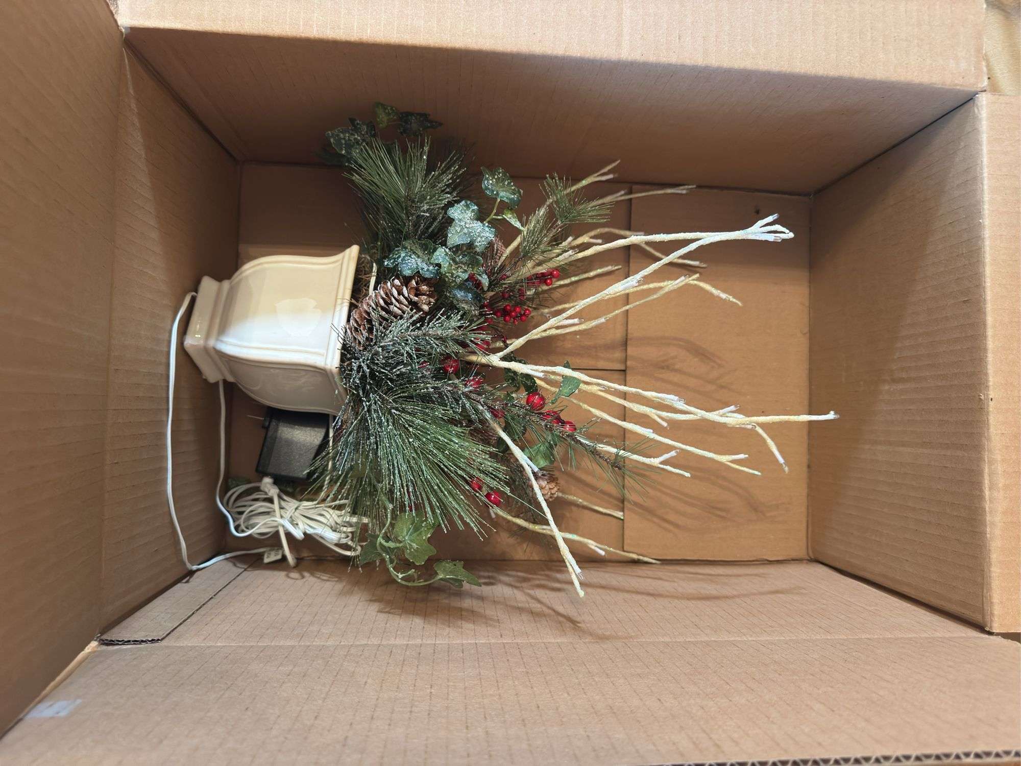 HOLIDAY DECOR WREATHS