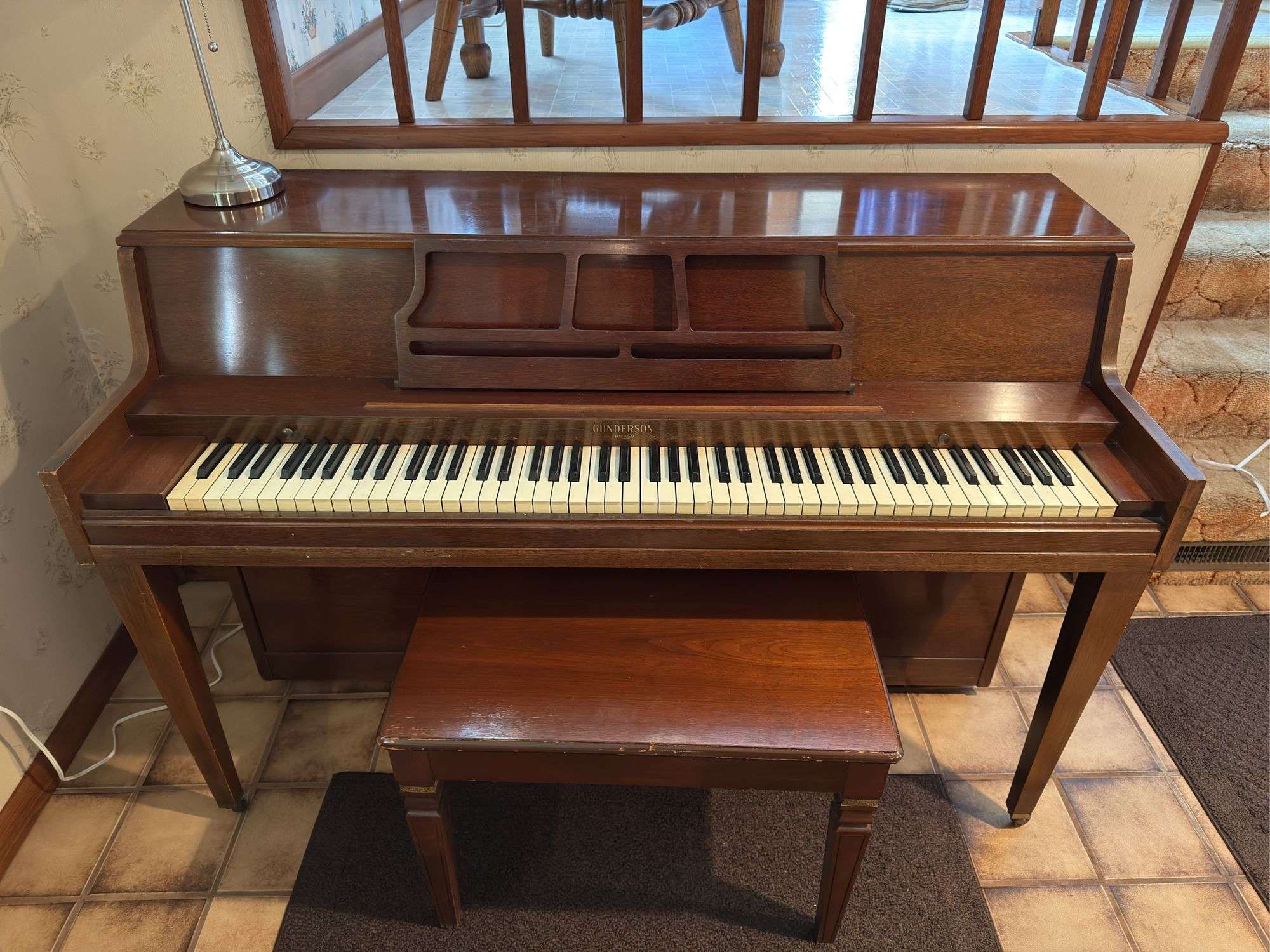 GUNDERSON CHICAGO PIANO W/PIANO BENCH