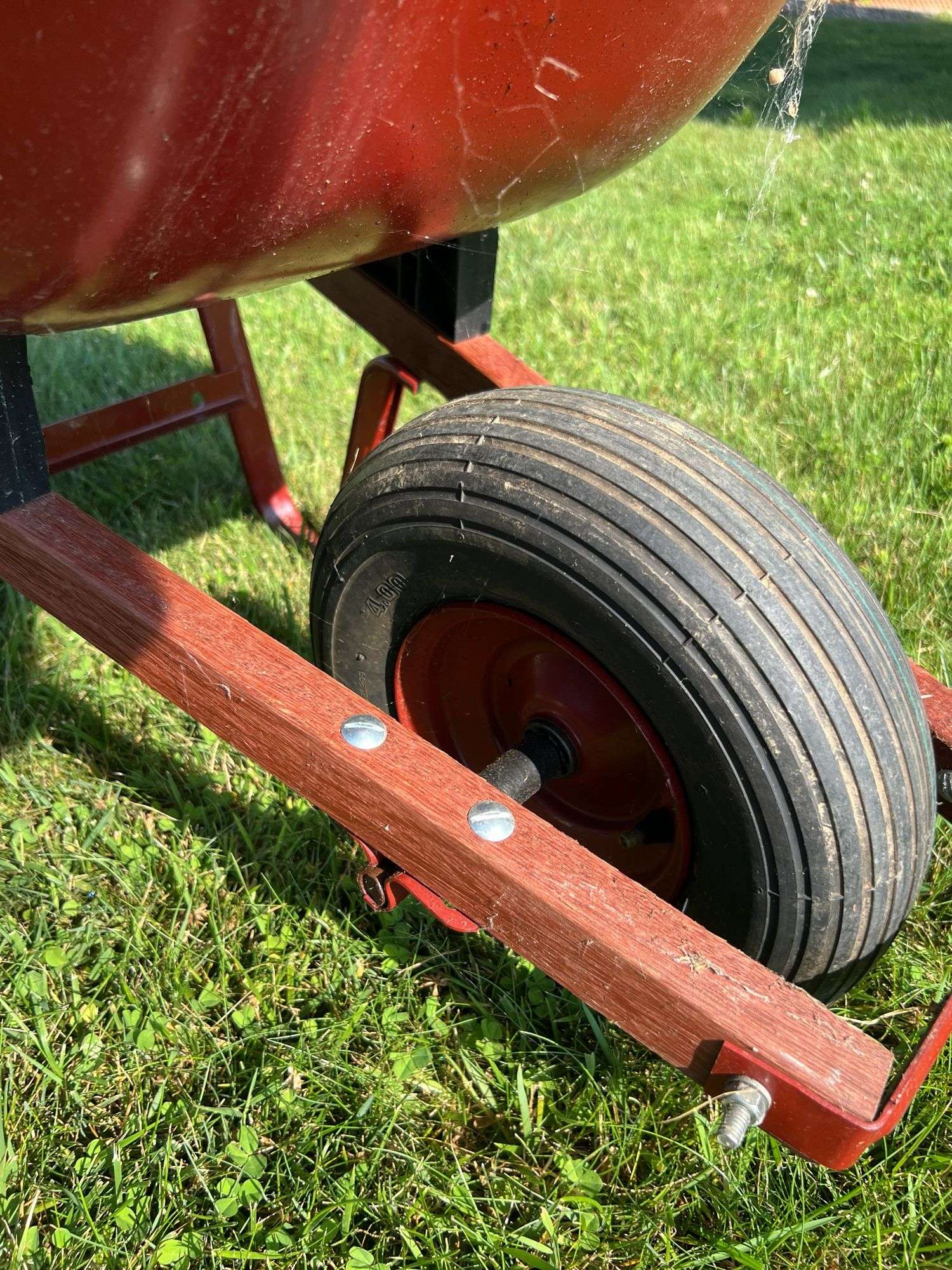 True Temper 5 cu. ft. Metal Wheelbarrow