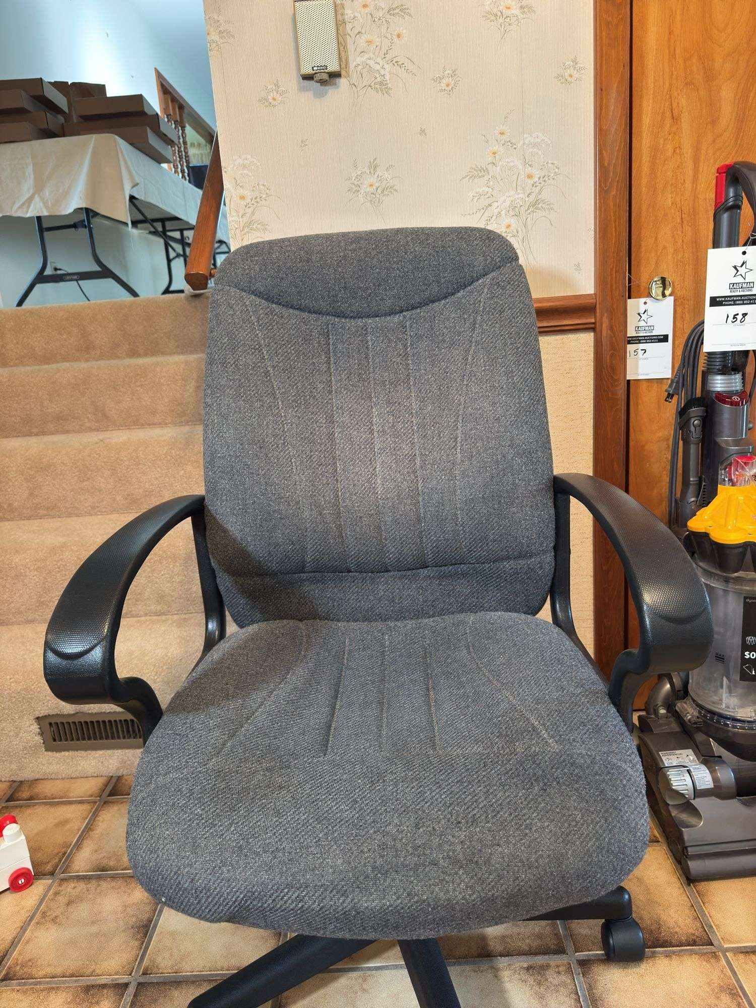OFFICE CHAIR