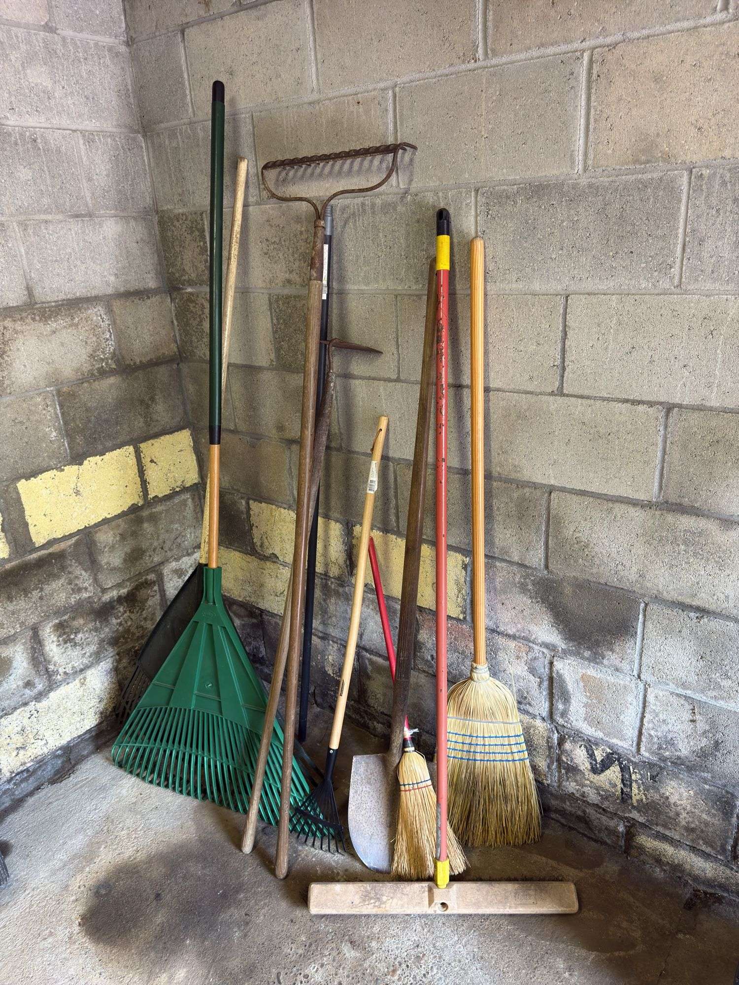 YARD TOOLS: YARD RAKES, GARDEN RAKES, SHOVEL, HOE, BROOMS