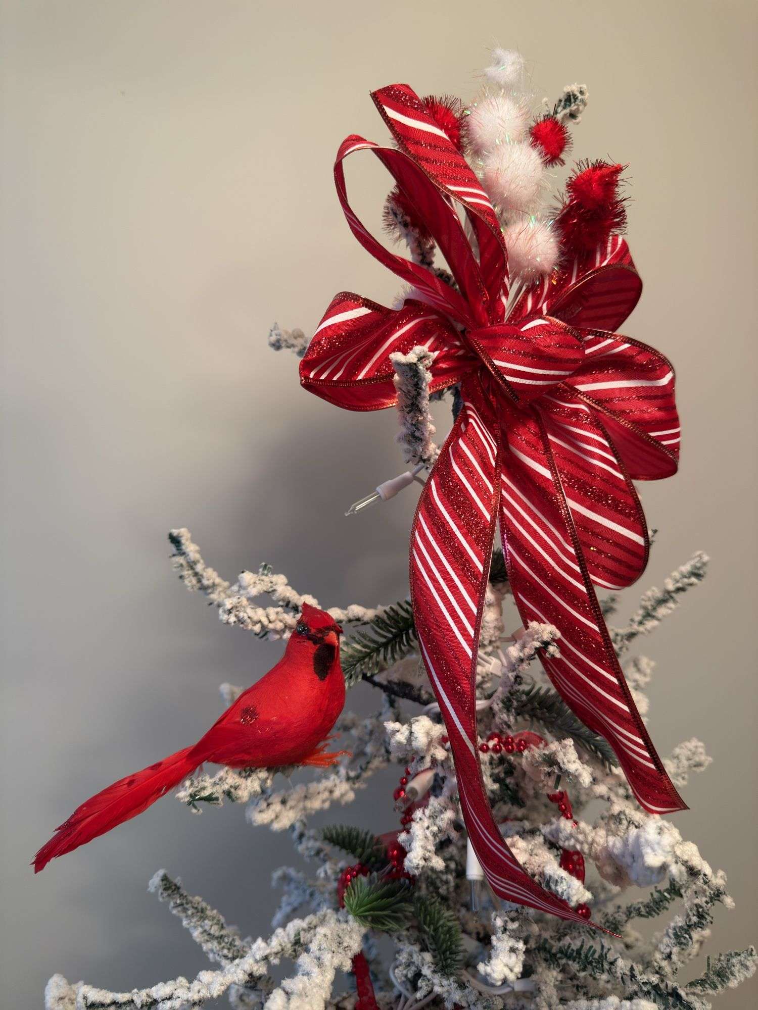 WHITE BOX CHRISTMAS CARDINAL WITH PRE-LIT TREE