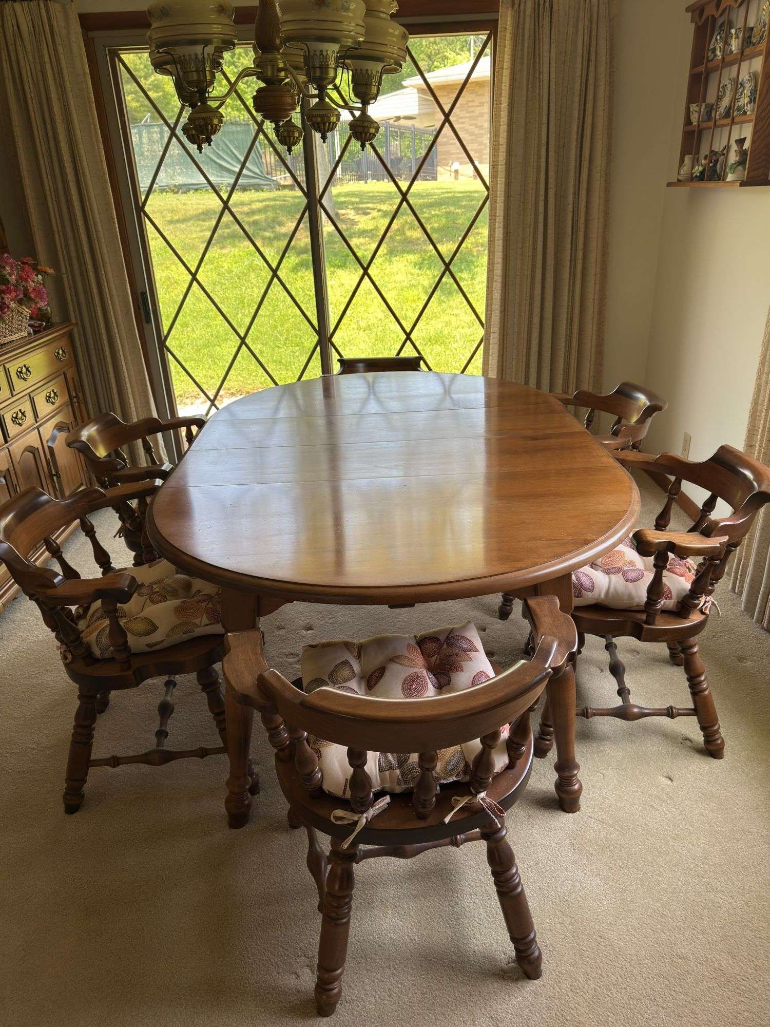 WALTER OF WABASH SOLID MAPLE DINING TABLE WITH 2 LEAVES AND 8 MATCHING CHAIRS