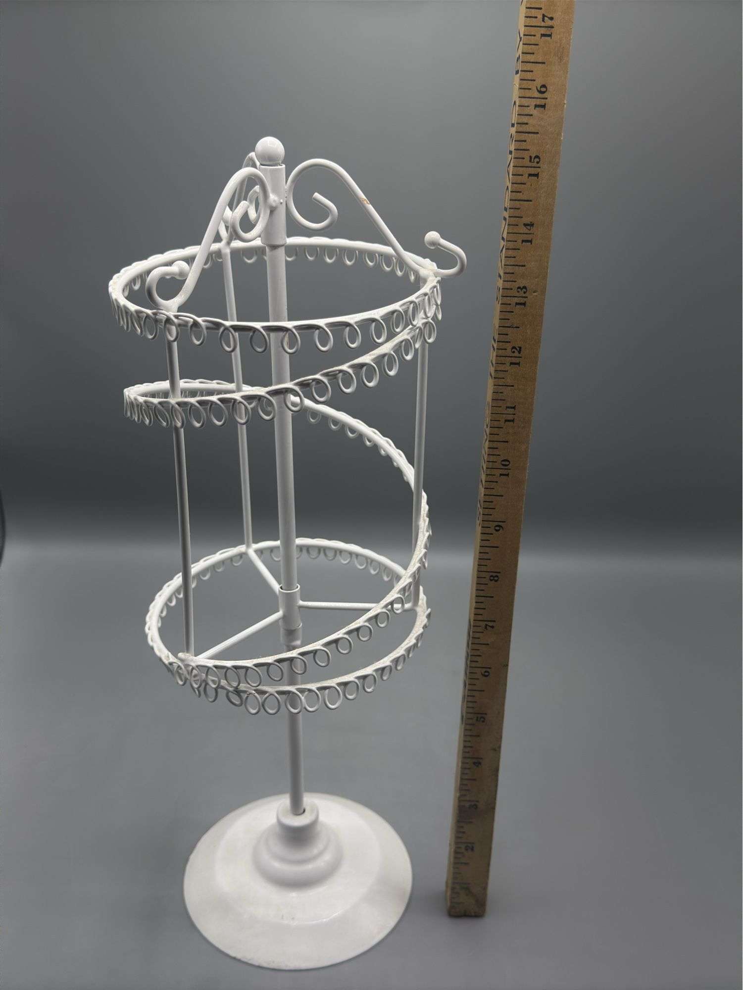 ROTATING JEWELRY CAROUSEL