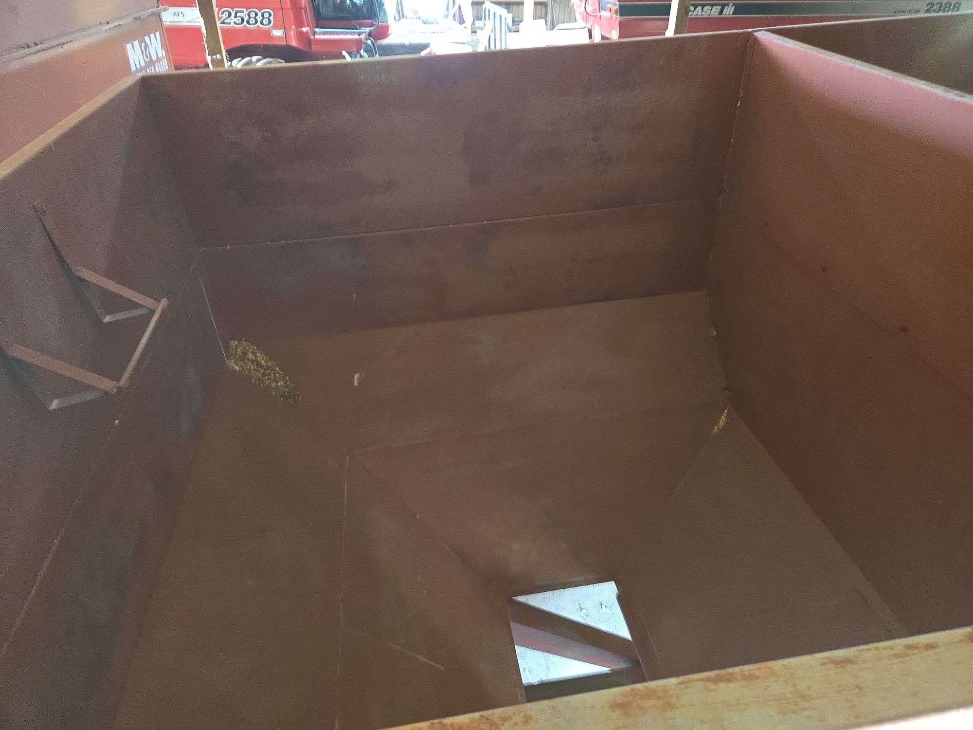 M & W Little Red Wagon grain cart