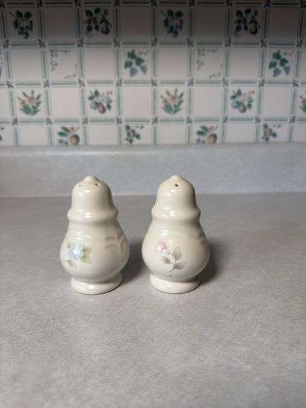 PFALTZGRAFF CANISTER SET, SALT AND PEPPER SHAKER