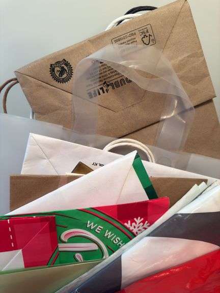 VARIETY OF BASKETS AND SHOPPING AND GIFT BAGS