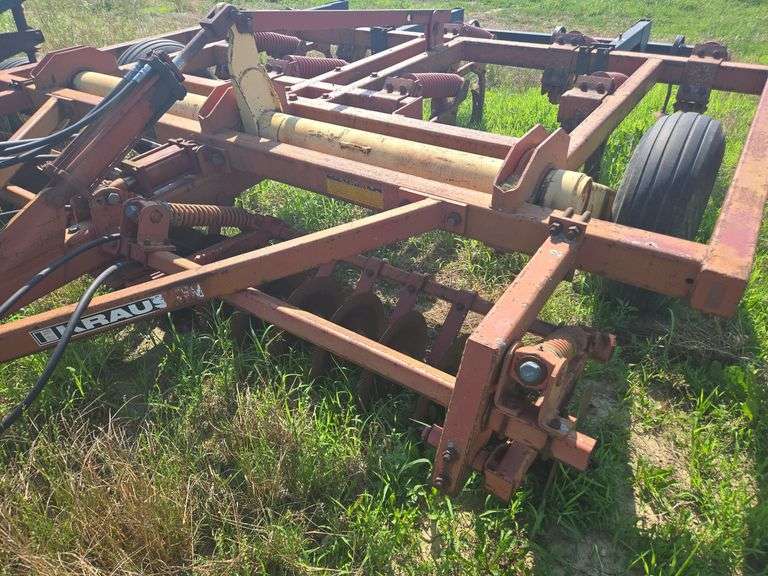 Krause 2889 9-shank chisel plow w/ leveling harrow