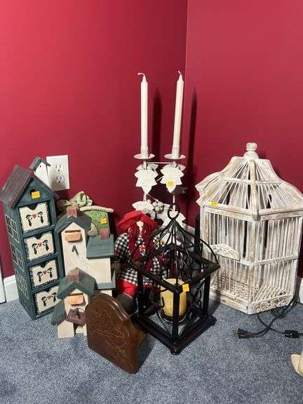 Assortment of Decor
