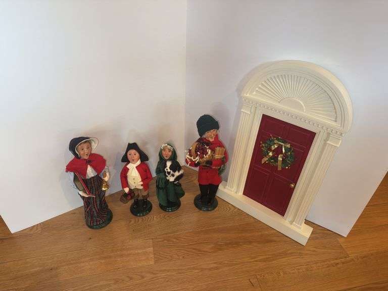 Colonial Christmas Caroling Set
